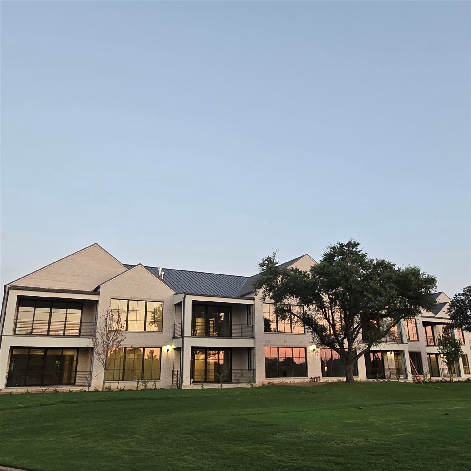 350 O' Connor Ridge Boulevard 12