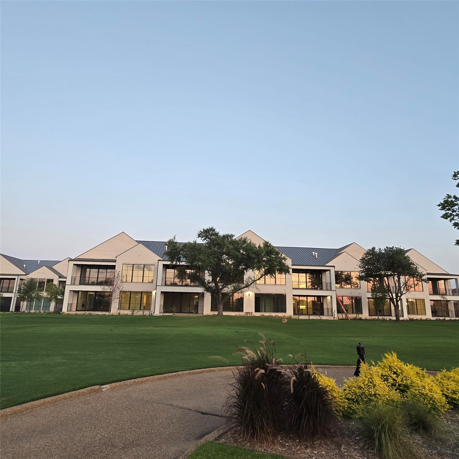 350 O' Connor Ridge Boulevard 12