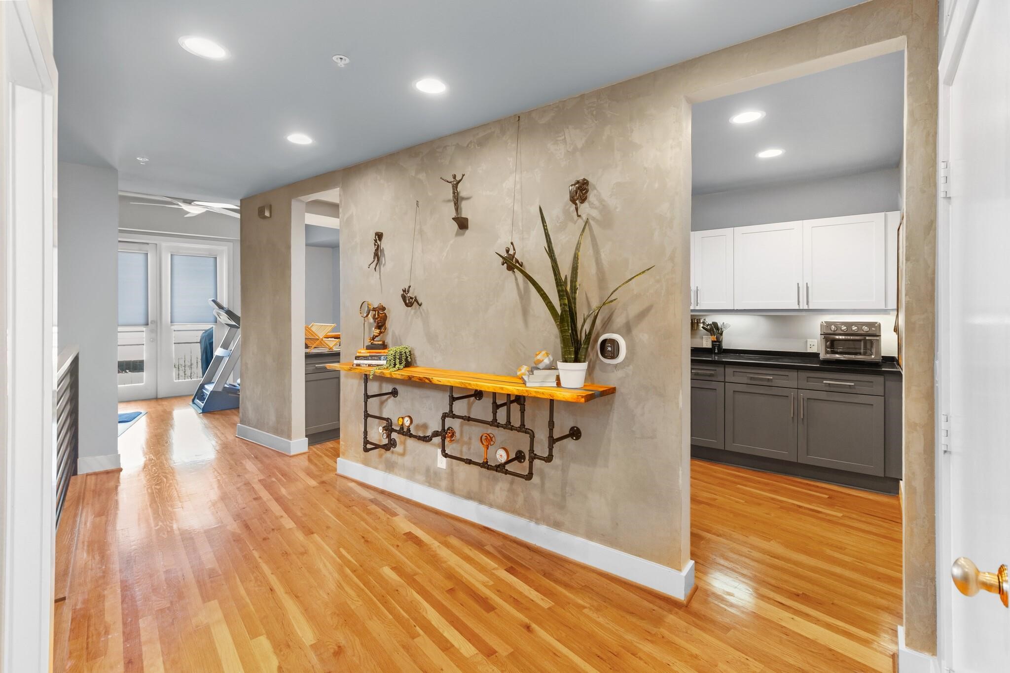 5055 Circle 425
