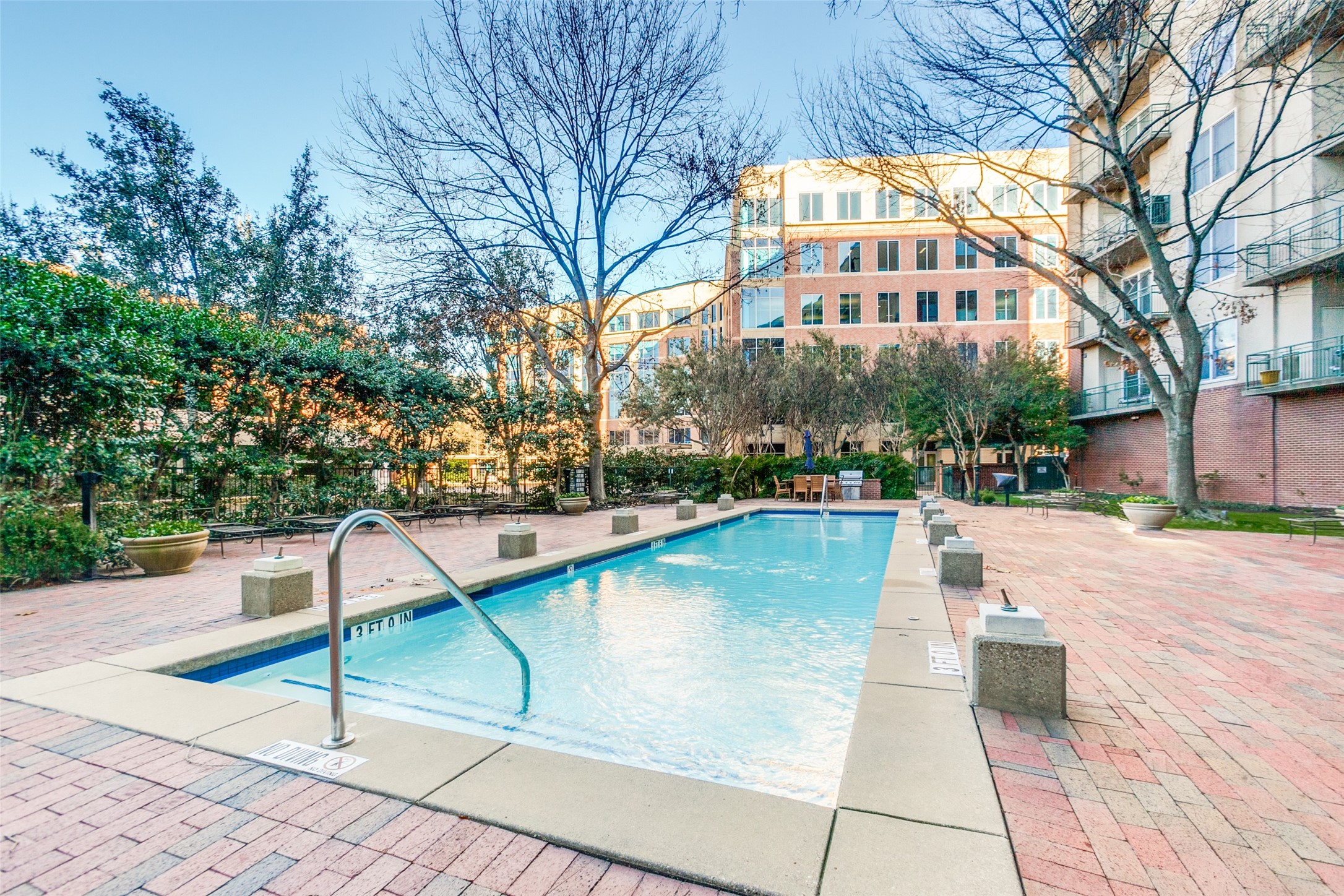 5055 Circle 425