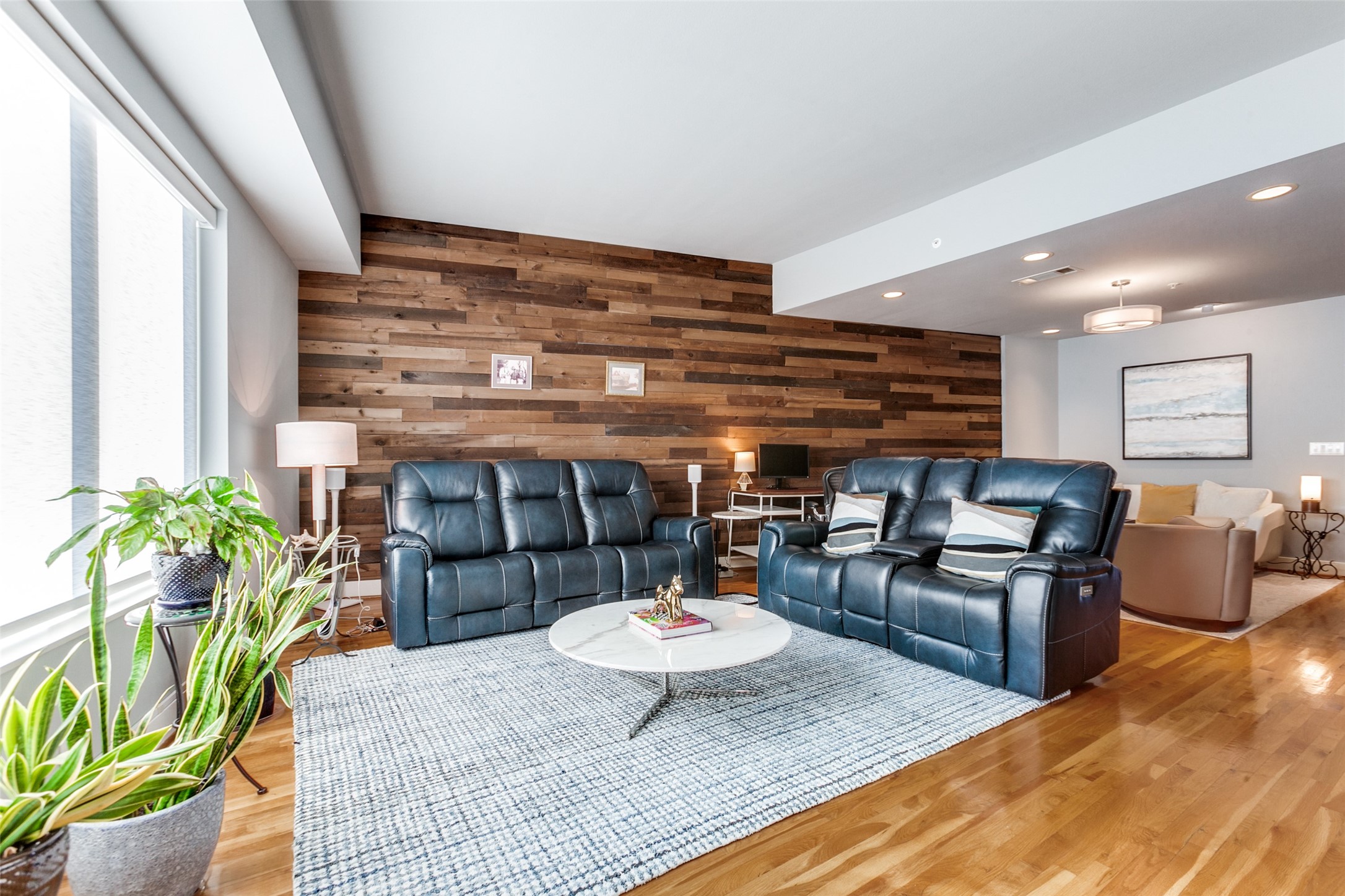 5055 Circle 425