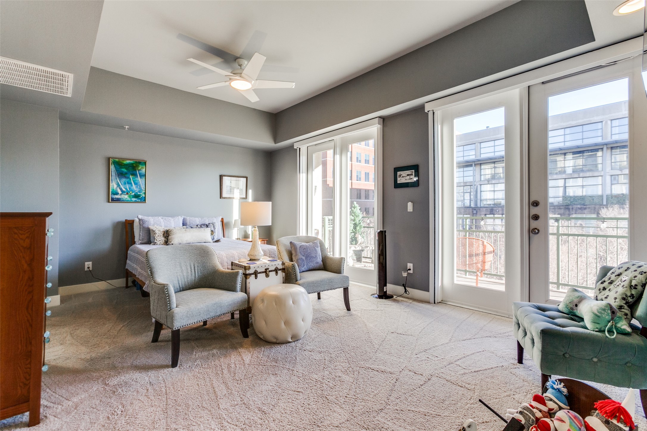 5055 Circle 425