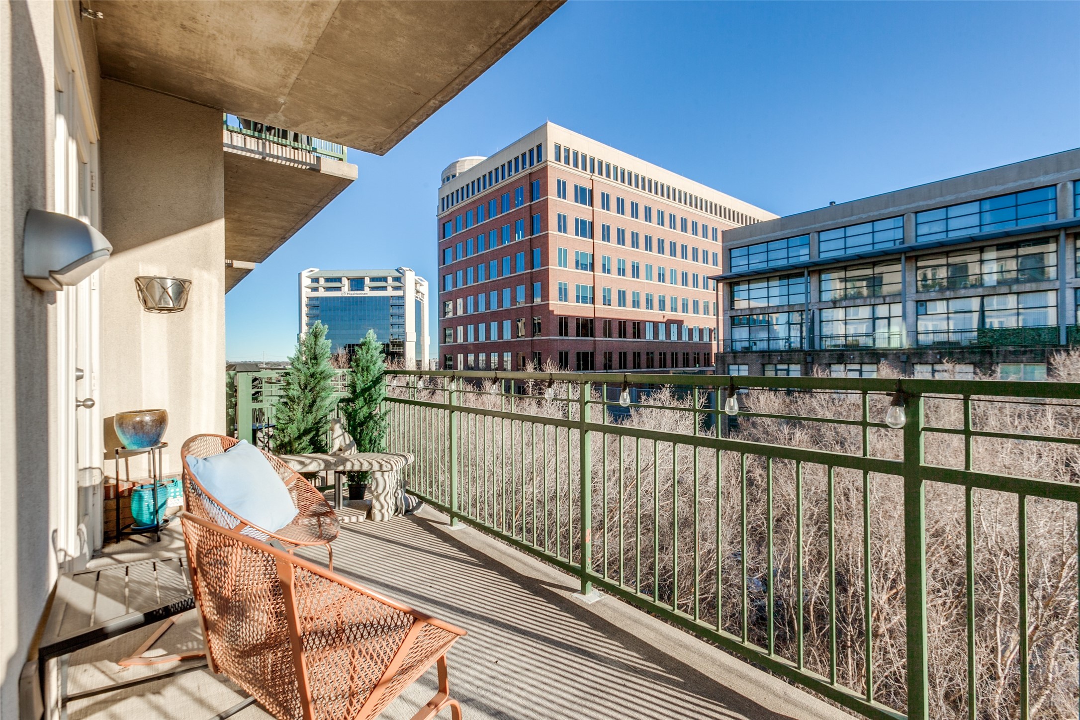 5055 Circle 425
