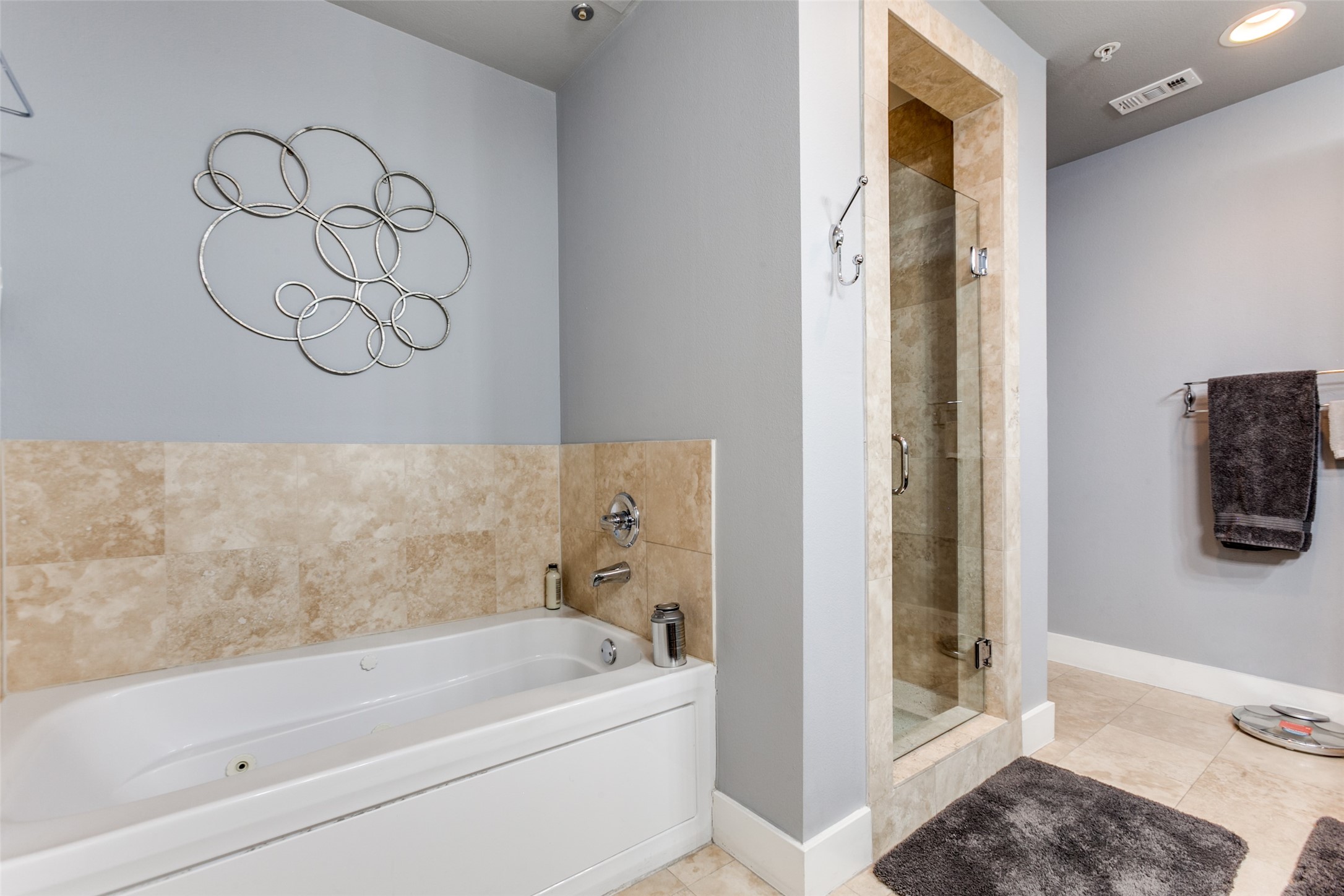 5055 Circle 425