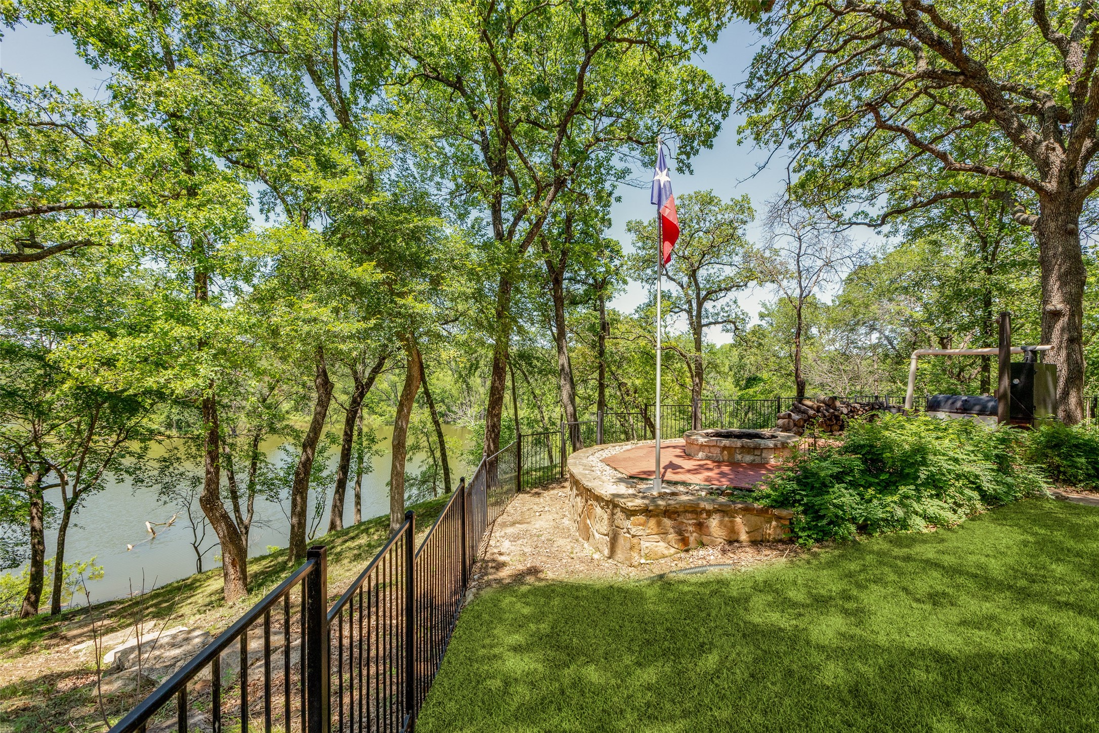 1110 Oak View Court