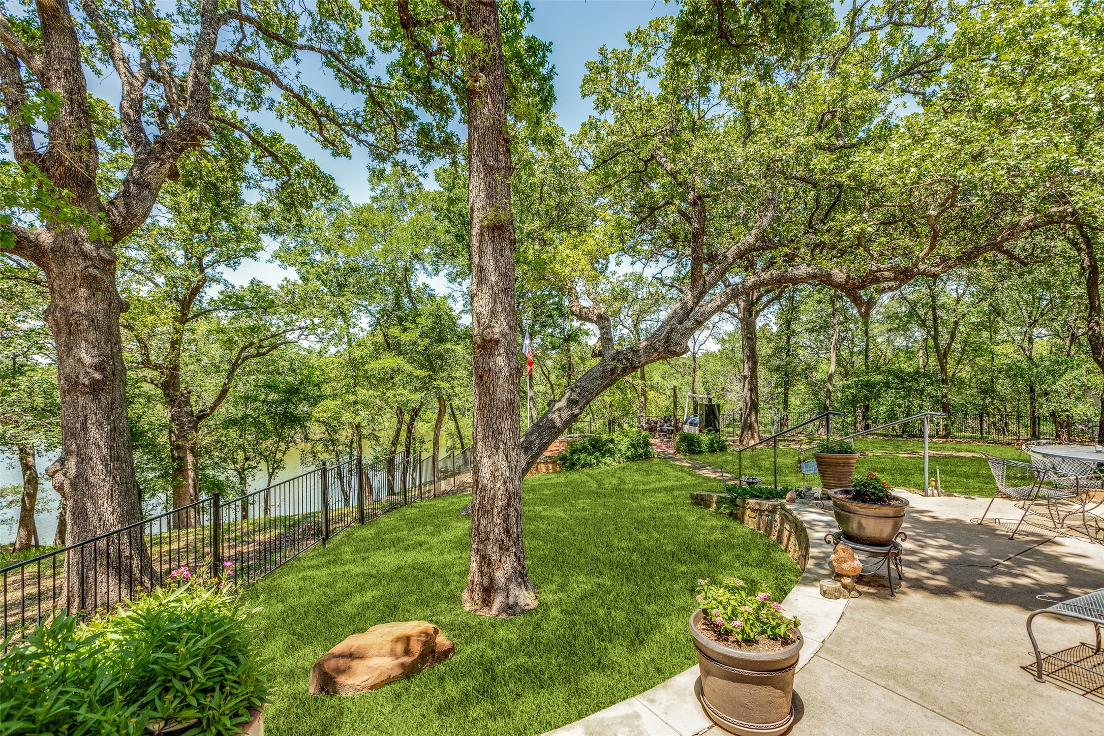 1110 Oak View Court