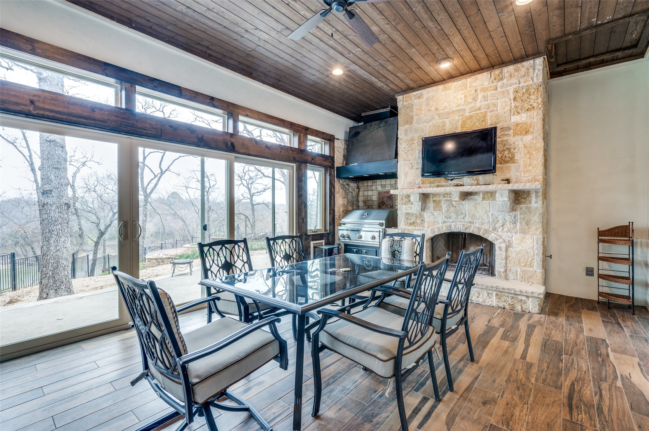 1110 Oak View Court