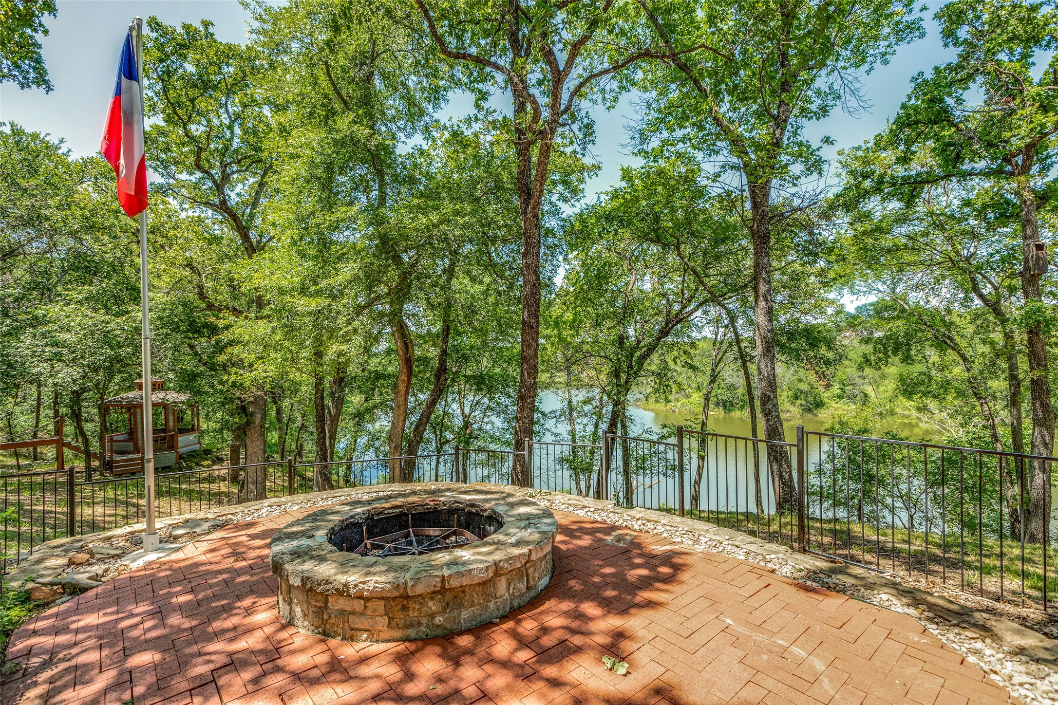 1110 Oak View Court