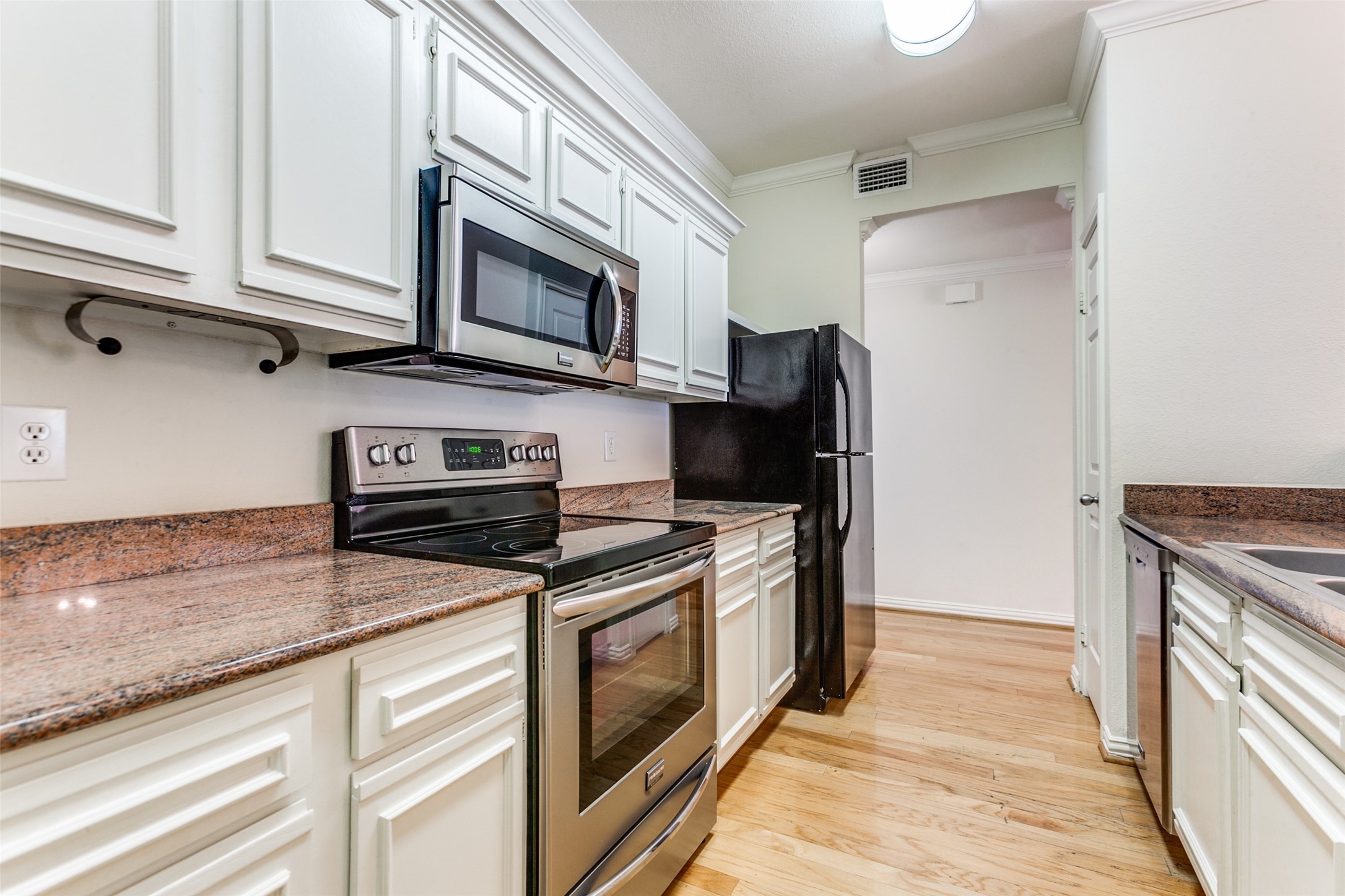 2524 Preston Road 204