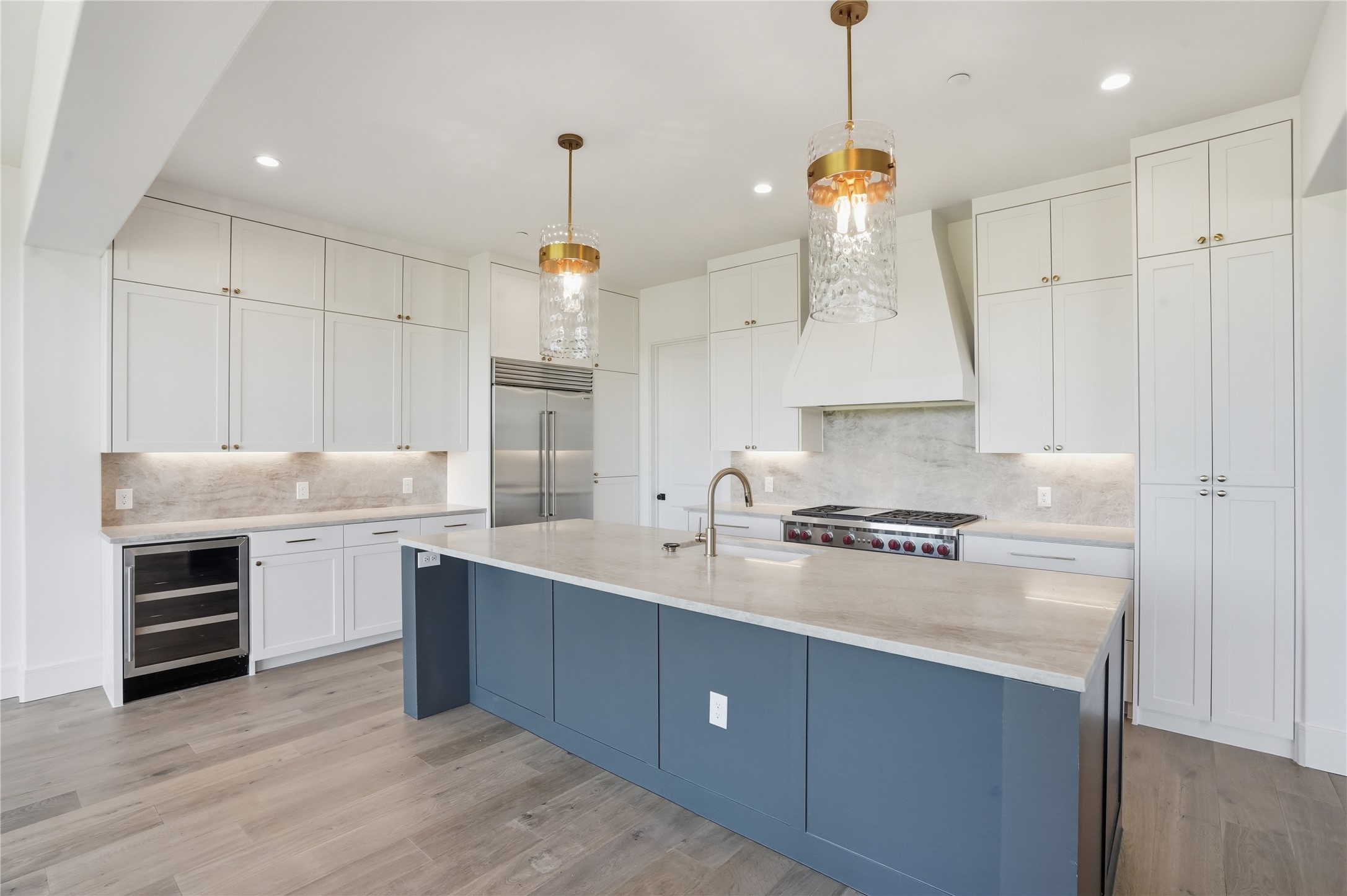 360 O' Connor Ridge Boulevard 12