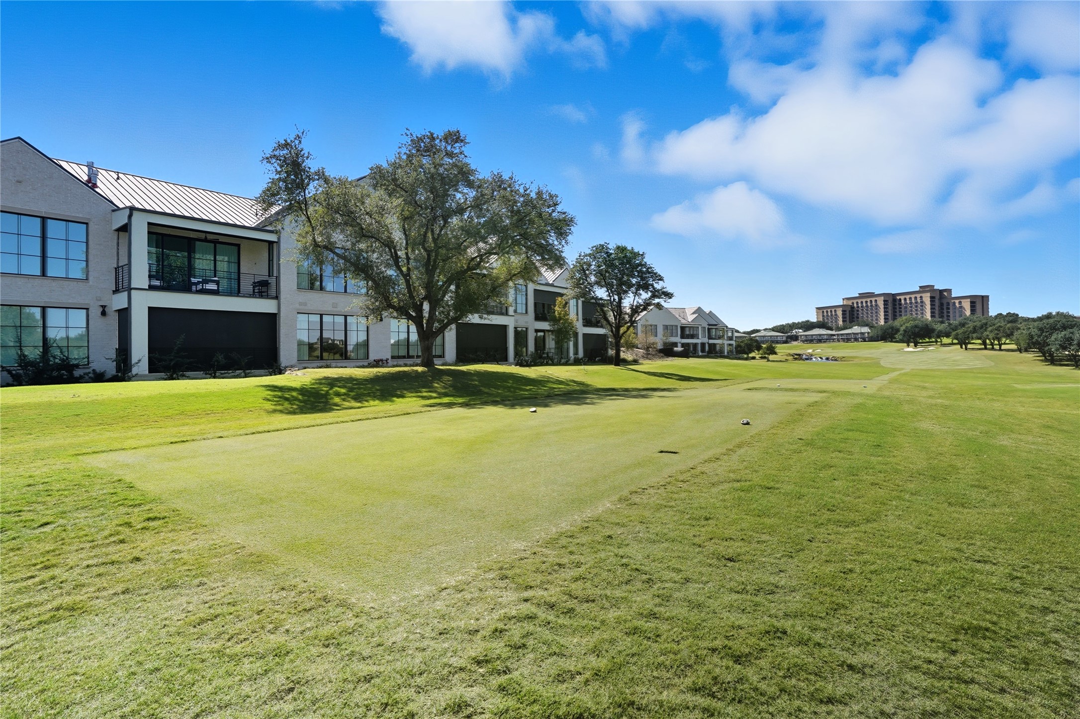 360 O' Connor Ridge Boulevard 12