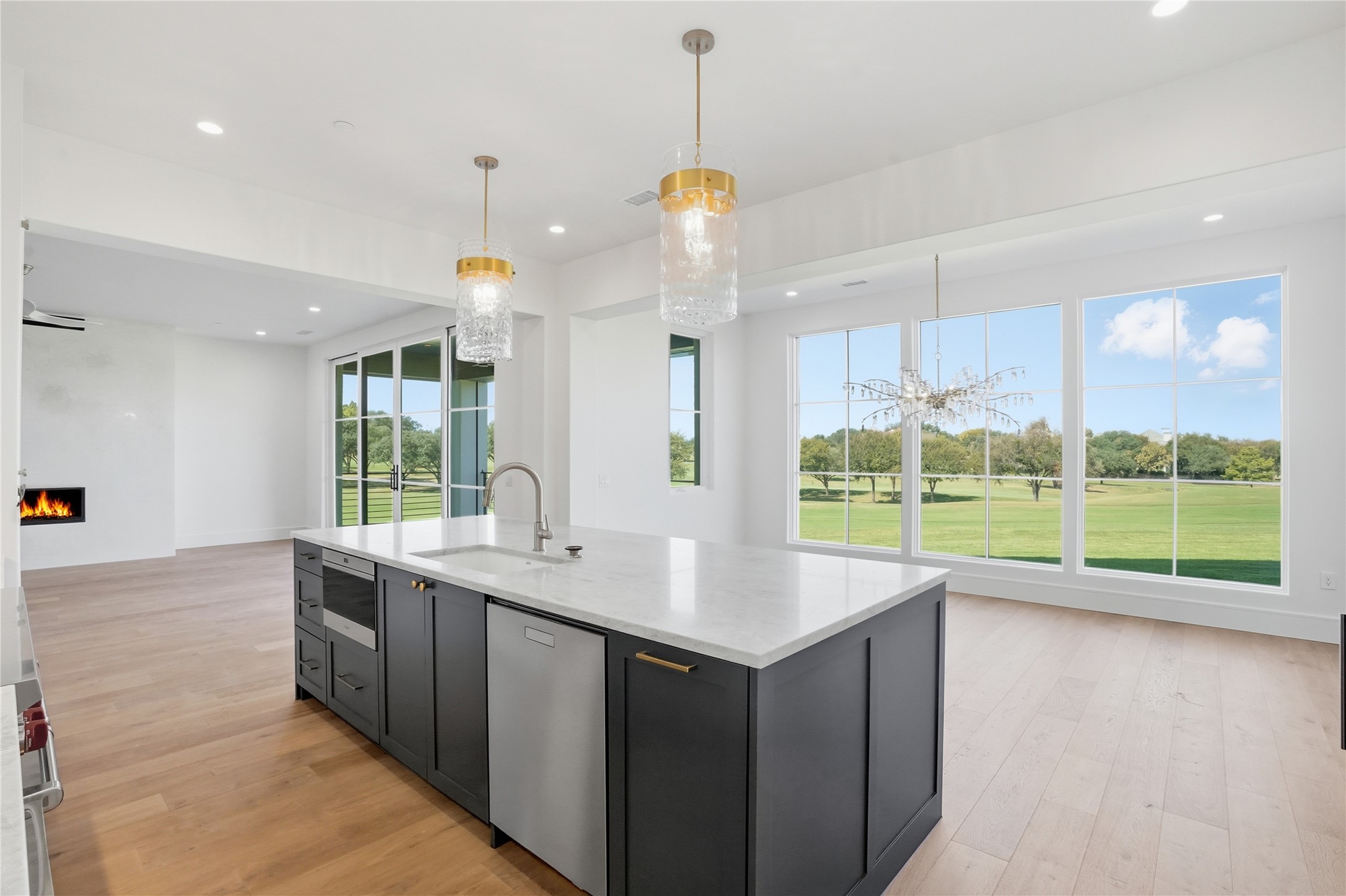 360 O' Connor Ridge Boulevard 12