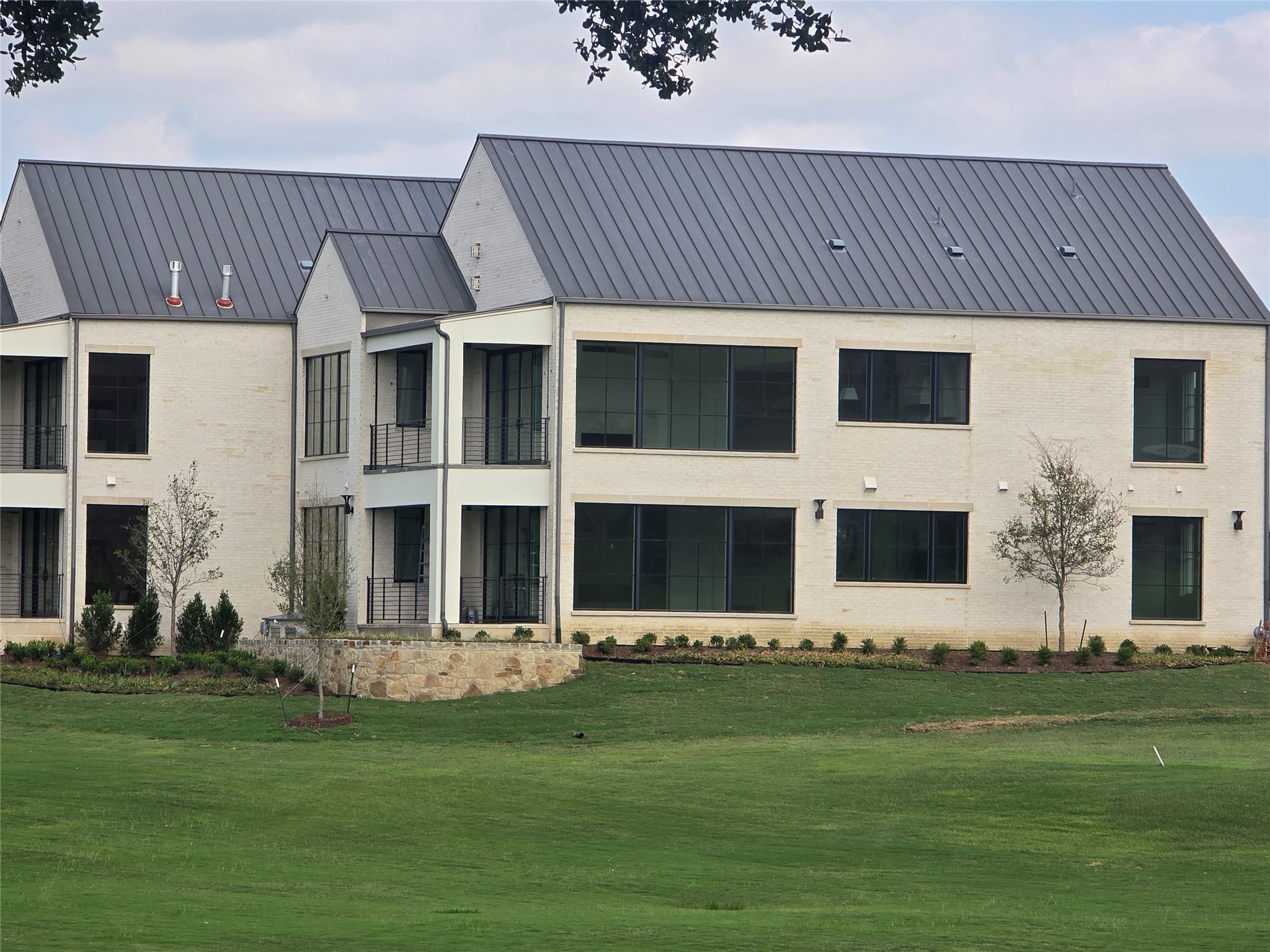 360 O' Connor Ridge Boulevard 12