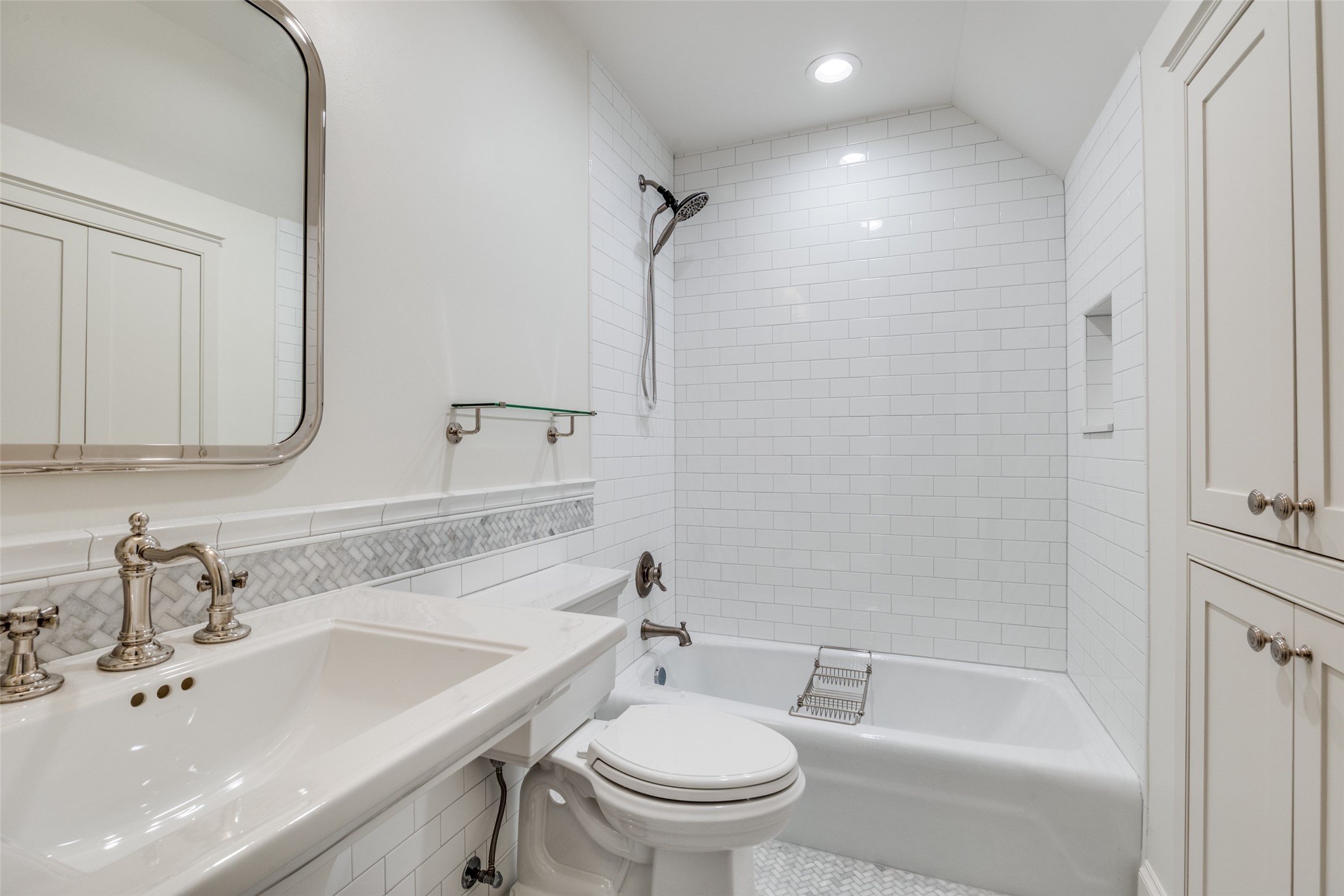 6544 Valleybrook Drive