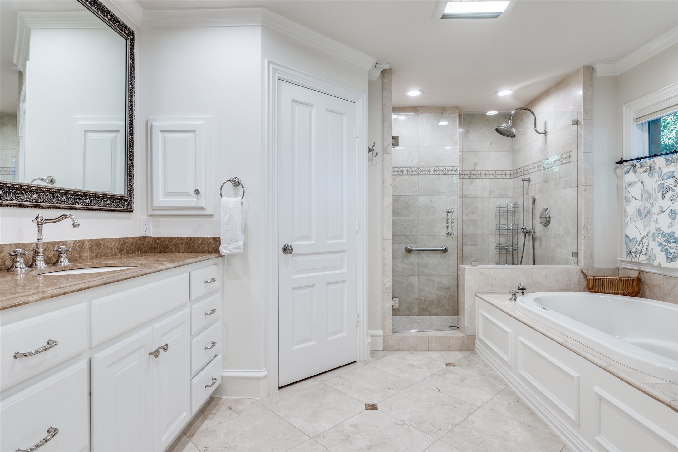 6544 Valleybrook Drive