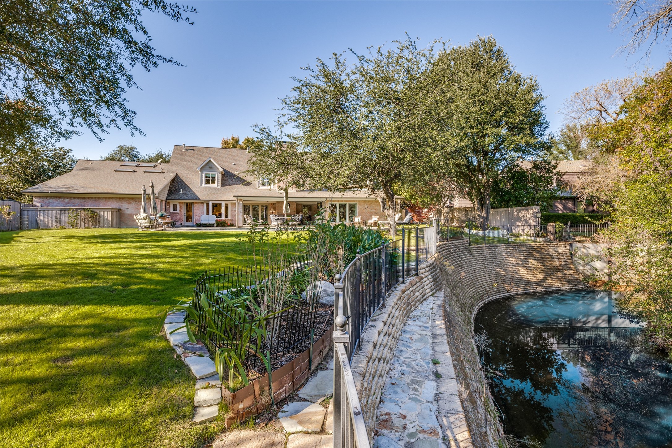 6544 Valleybrook Drive