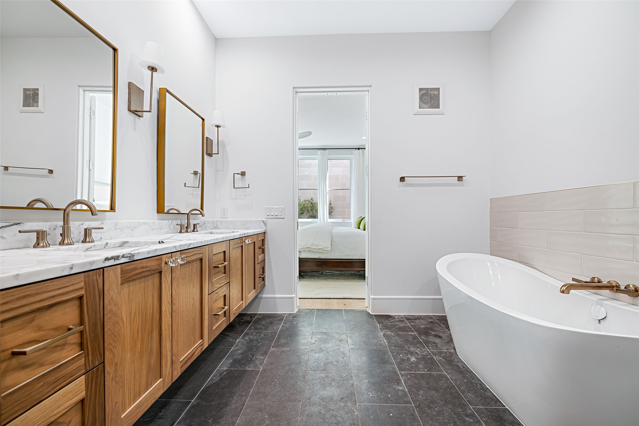 340 O Connor Ridge Boulevard 23