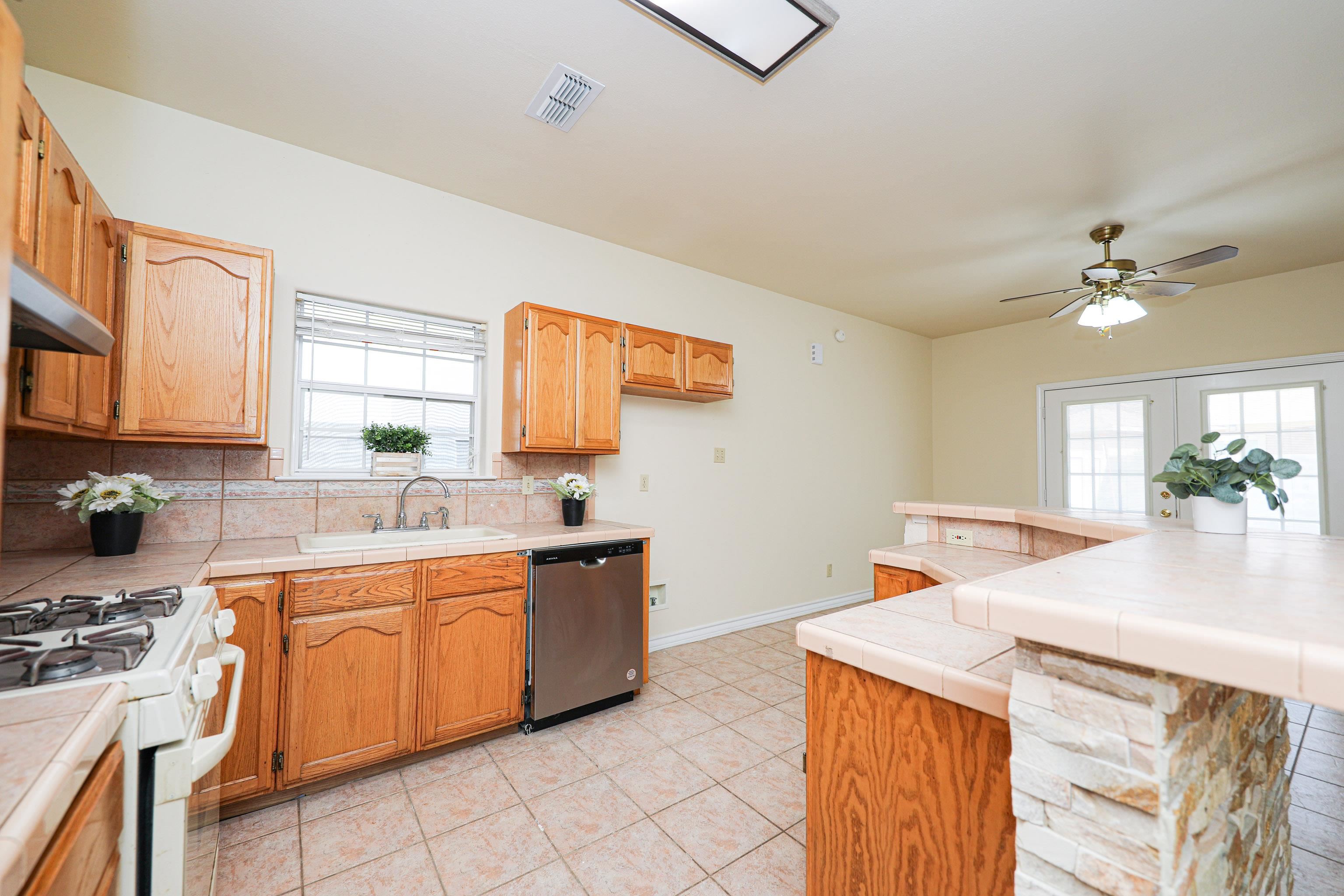 1514 Serene Dr