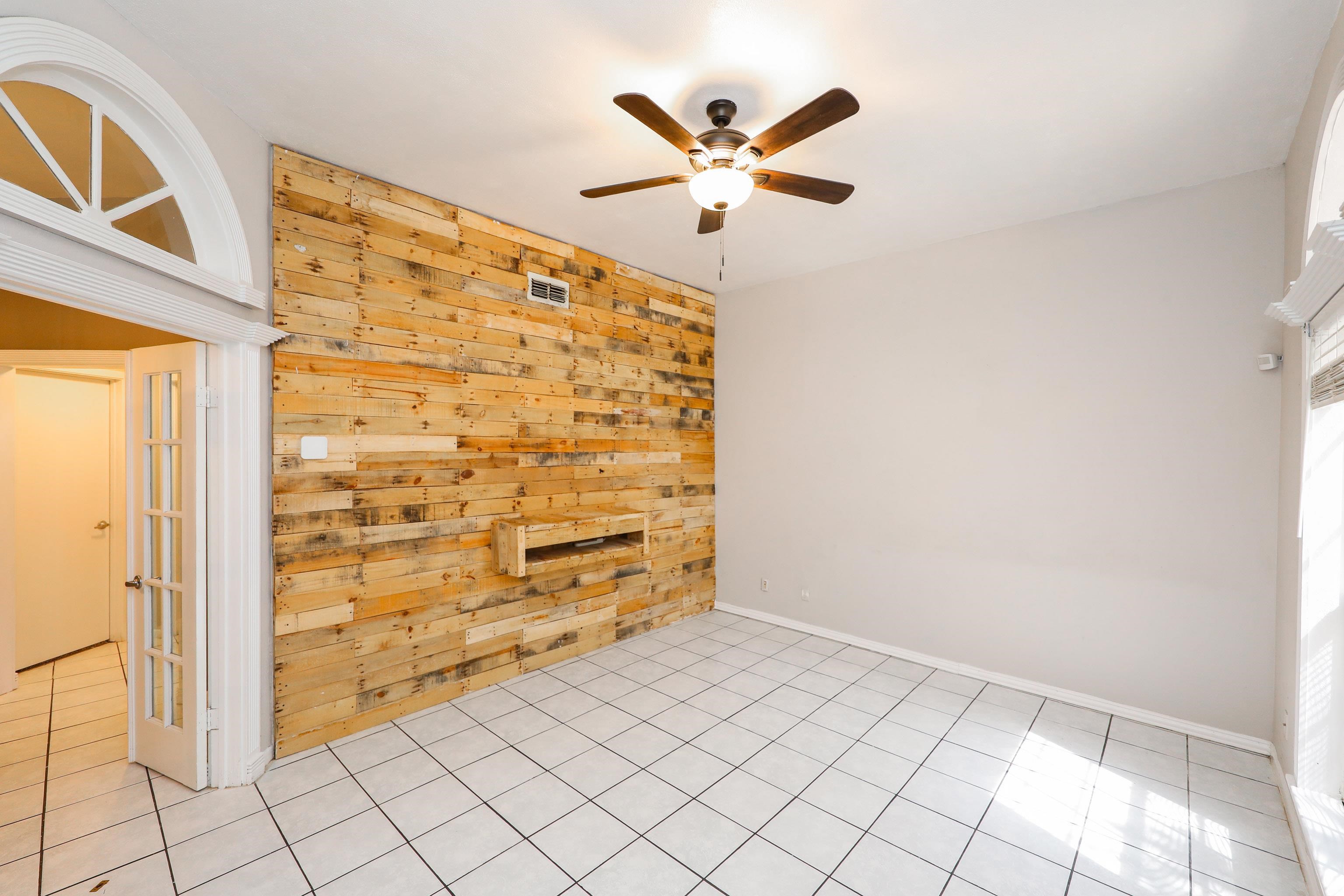 9616 Center Rd