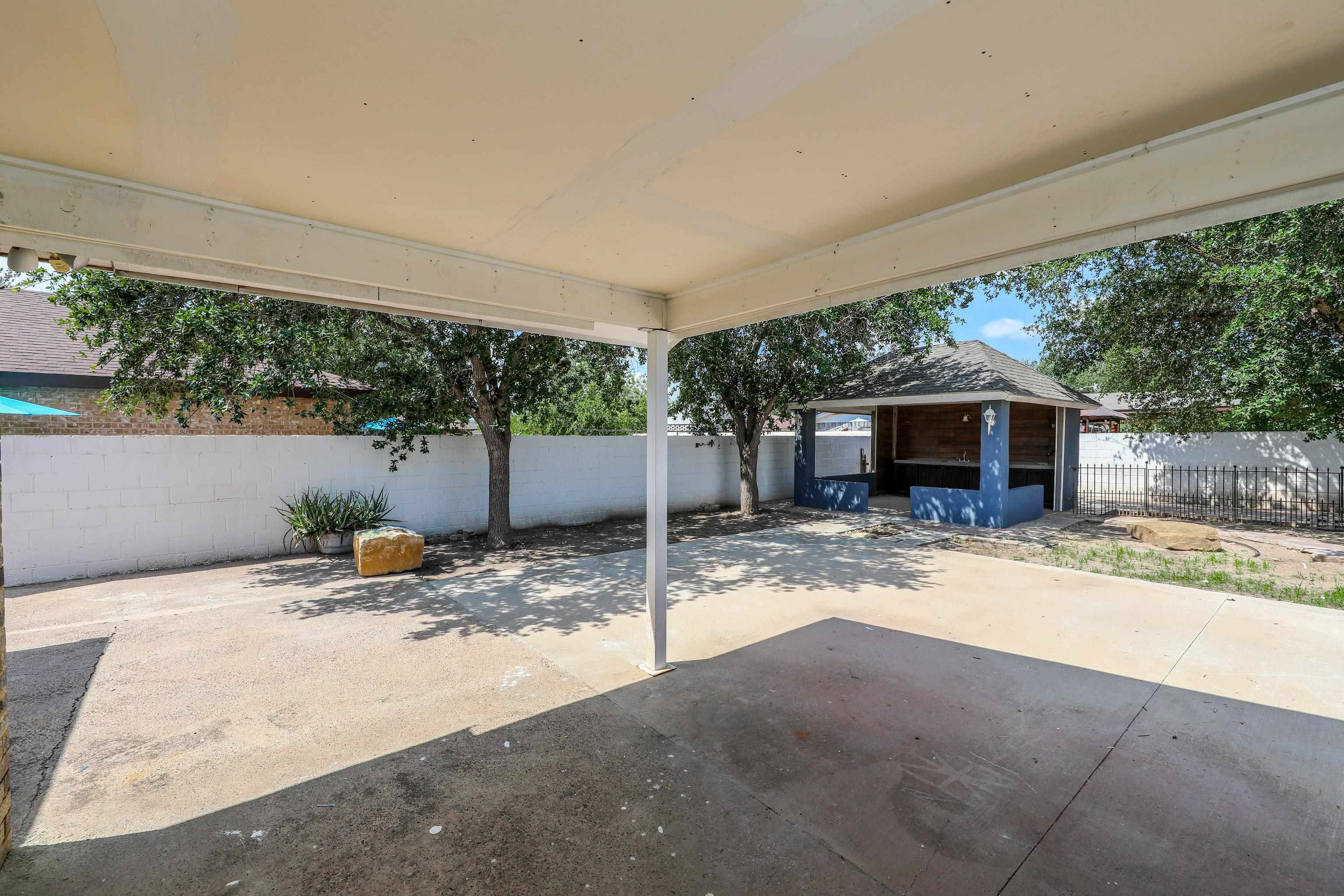 9616 Center Rd