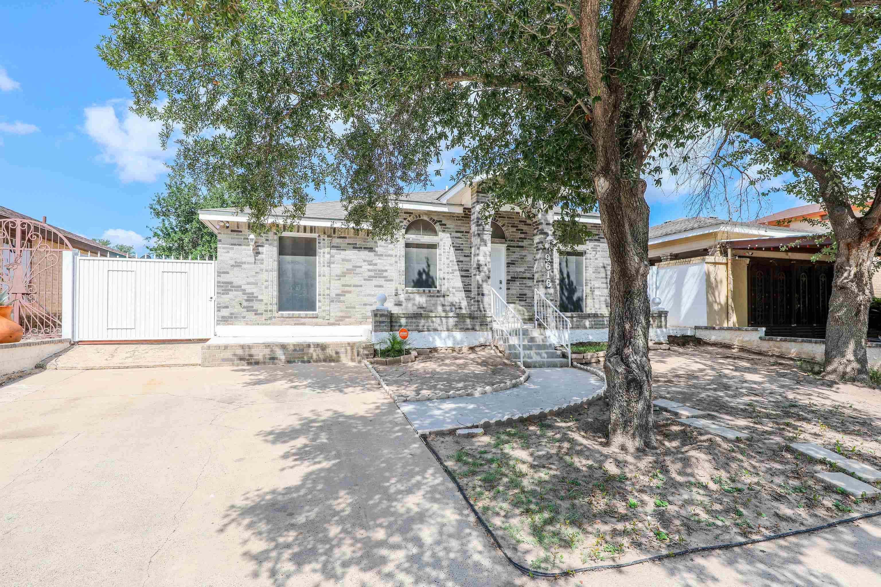 9616 Center Rd