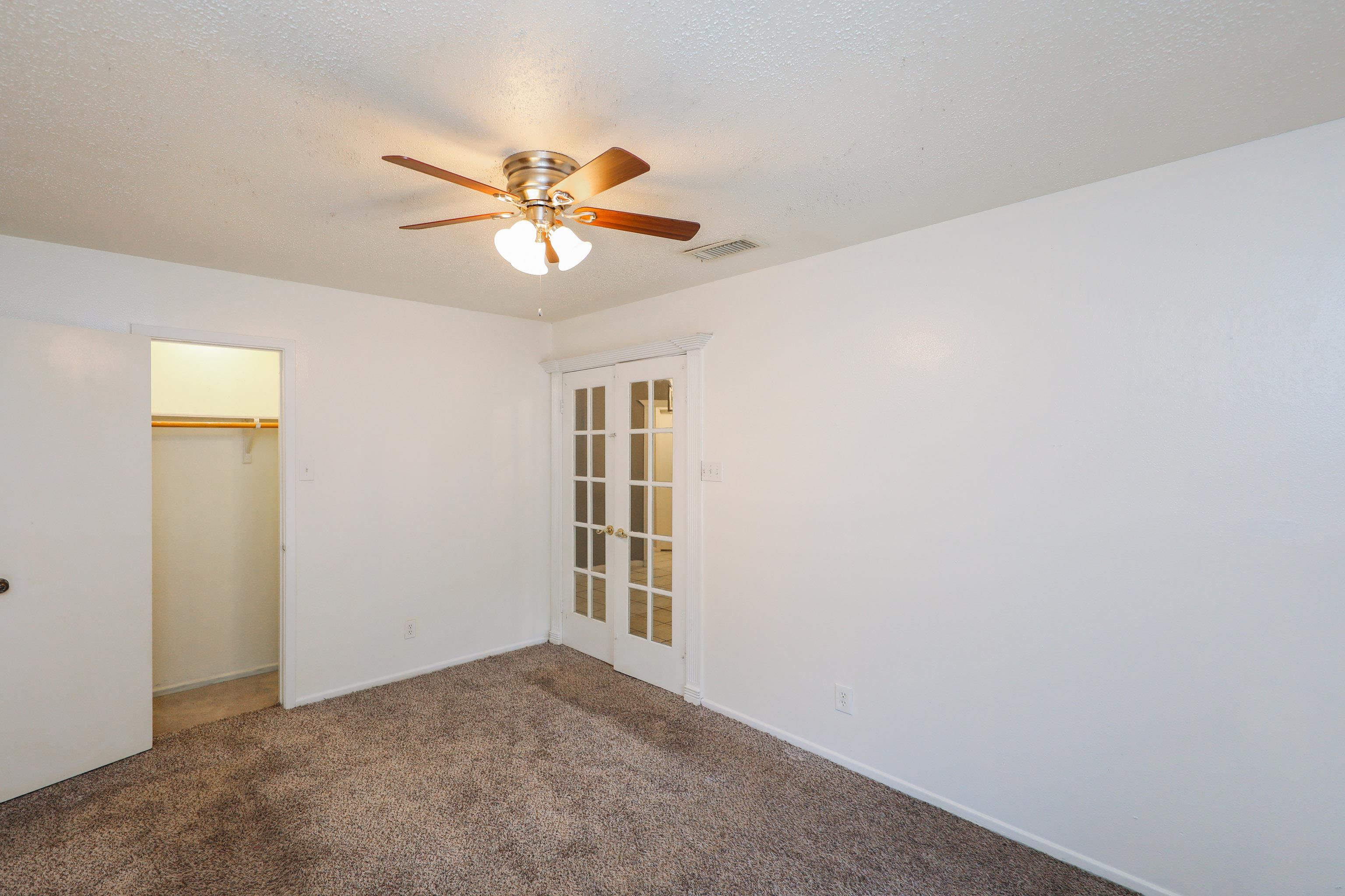 9616 Center Rd