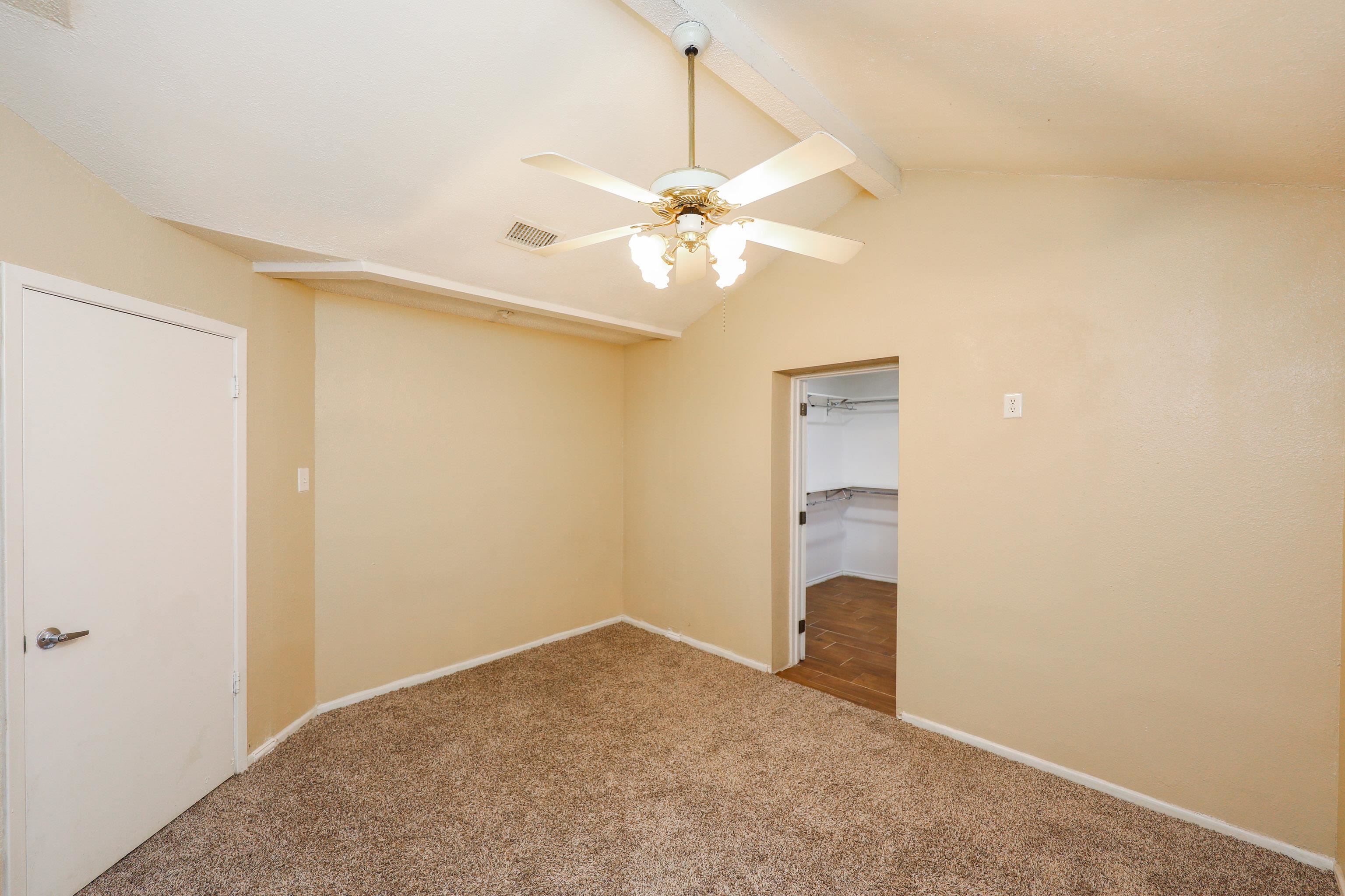 9616 Center Rd