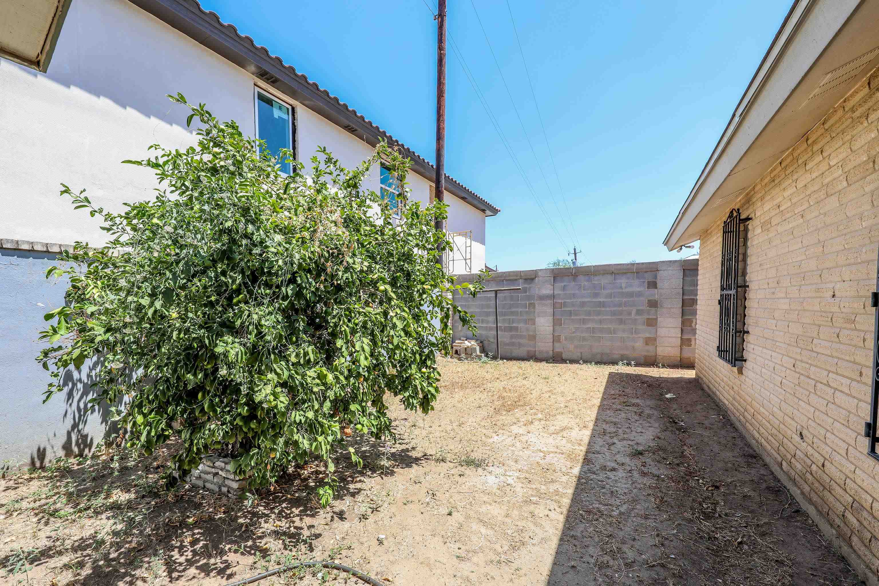 208 Espana Dr N