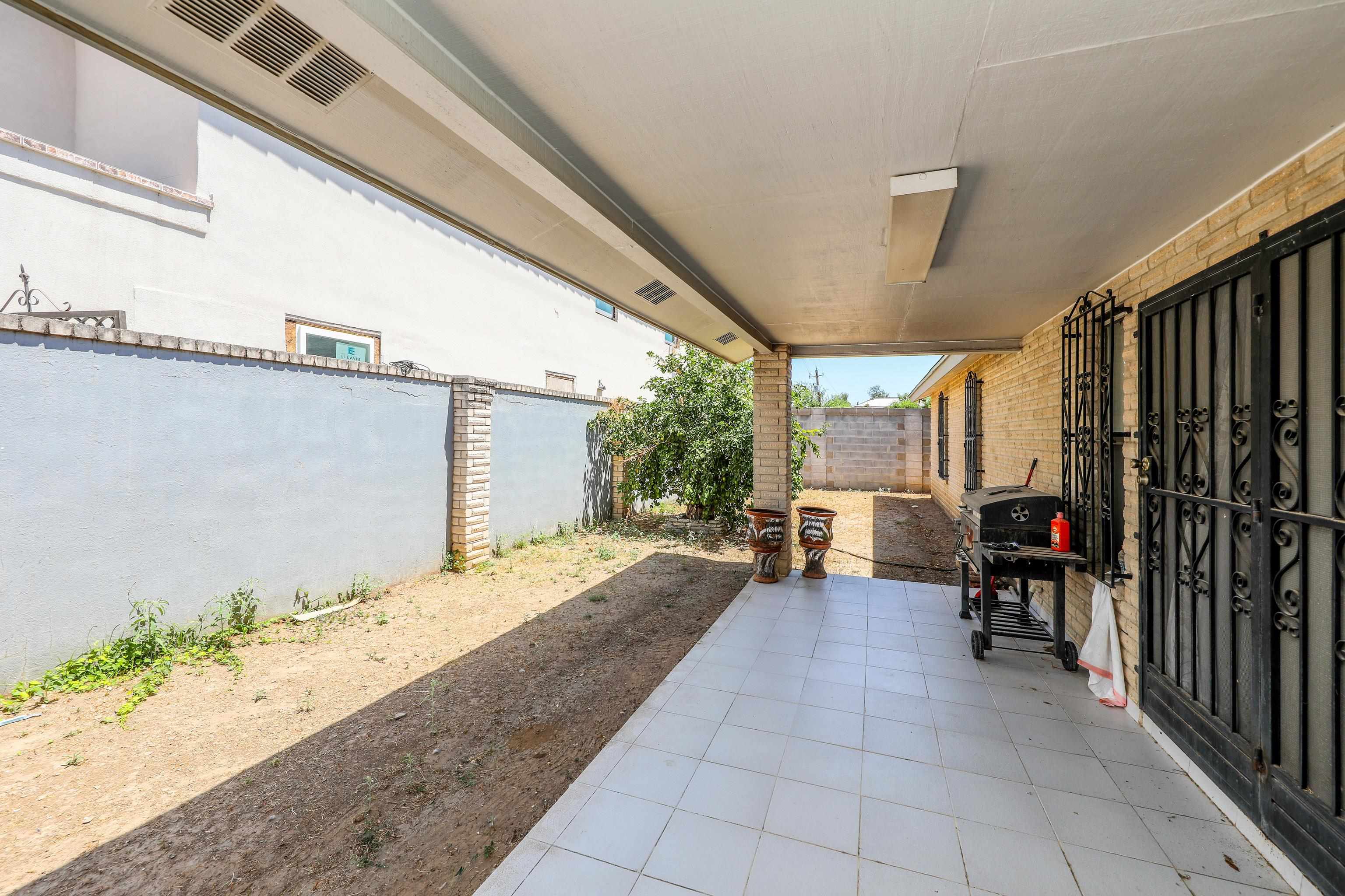 208 Espana Dr N