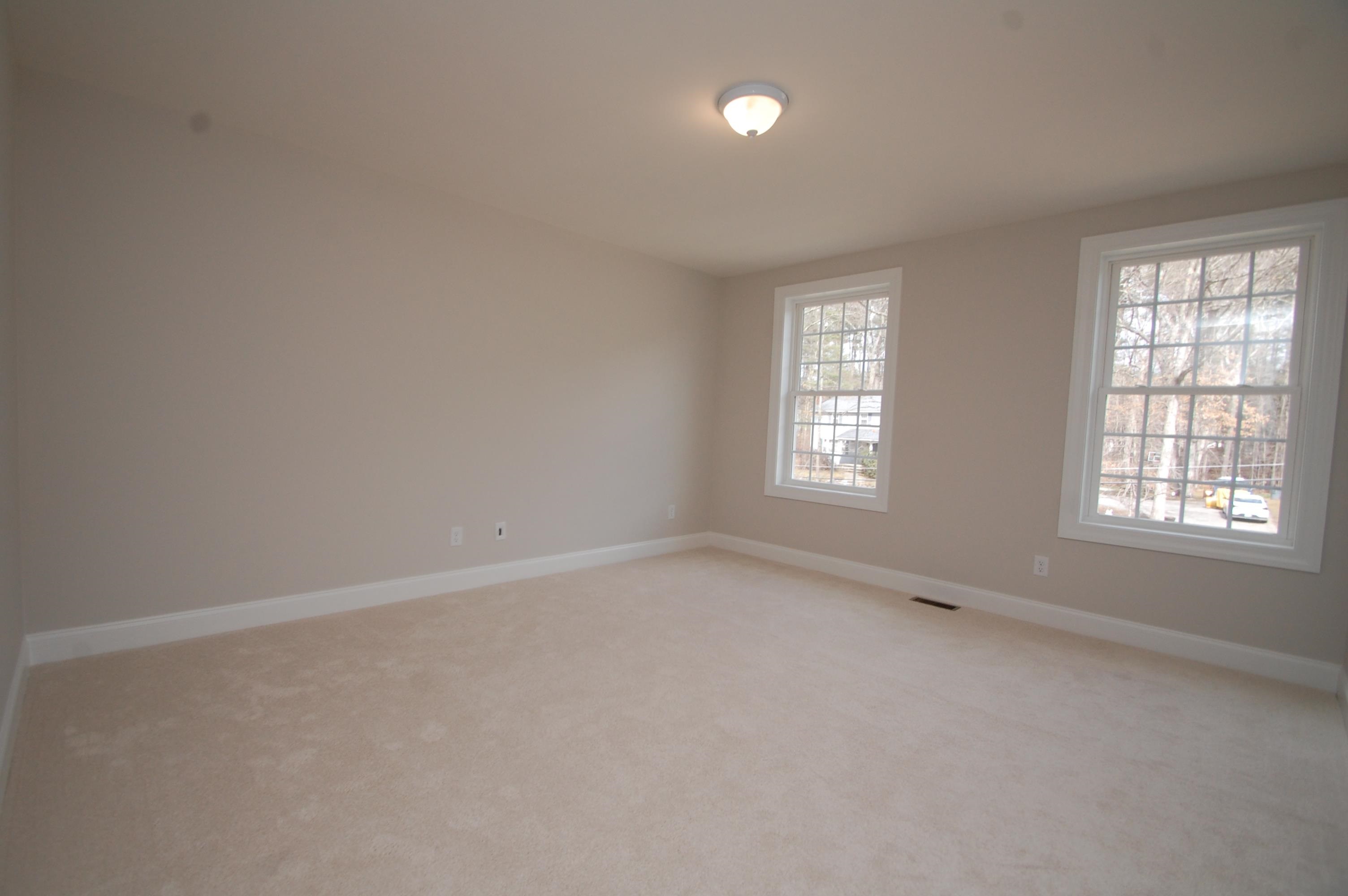 11 Reeds Ferry Way
