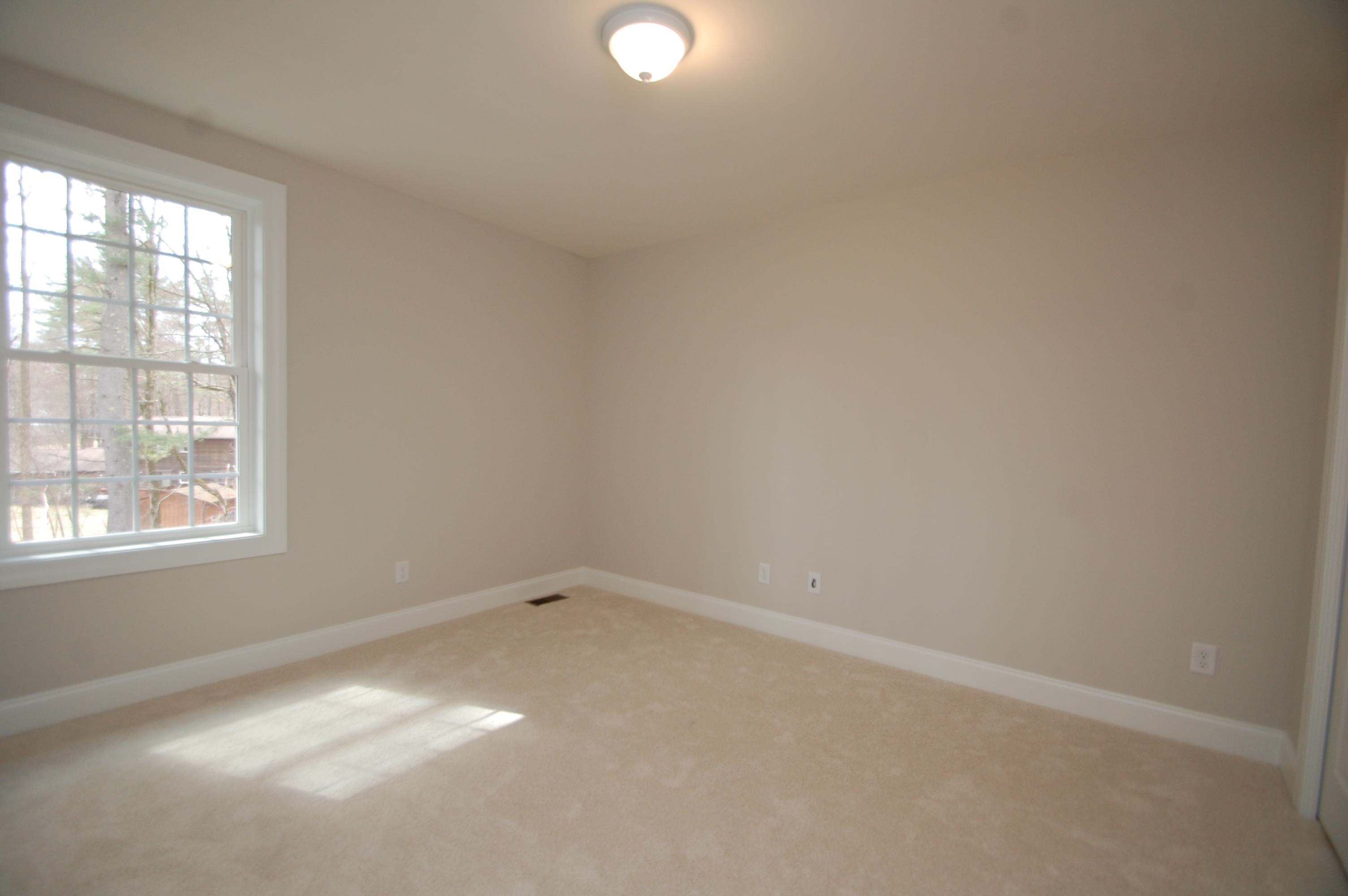 11 Reeds Ferry Way