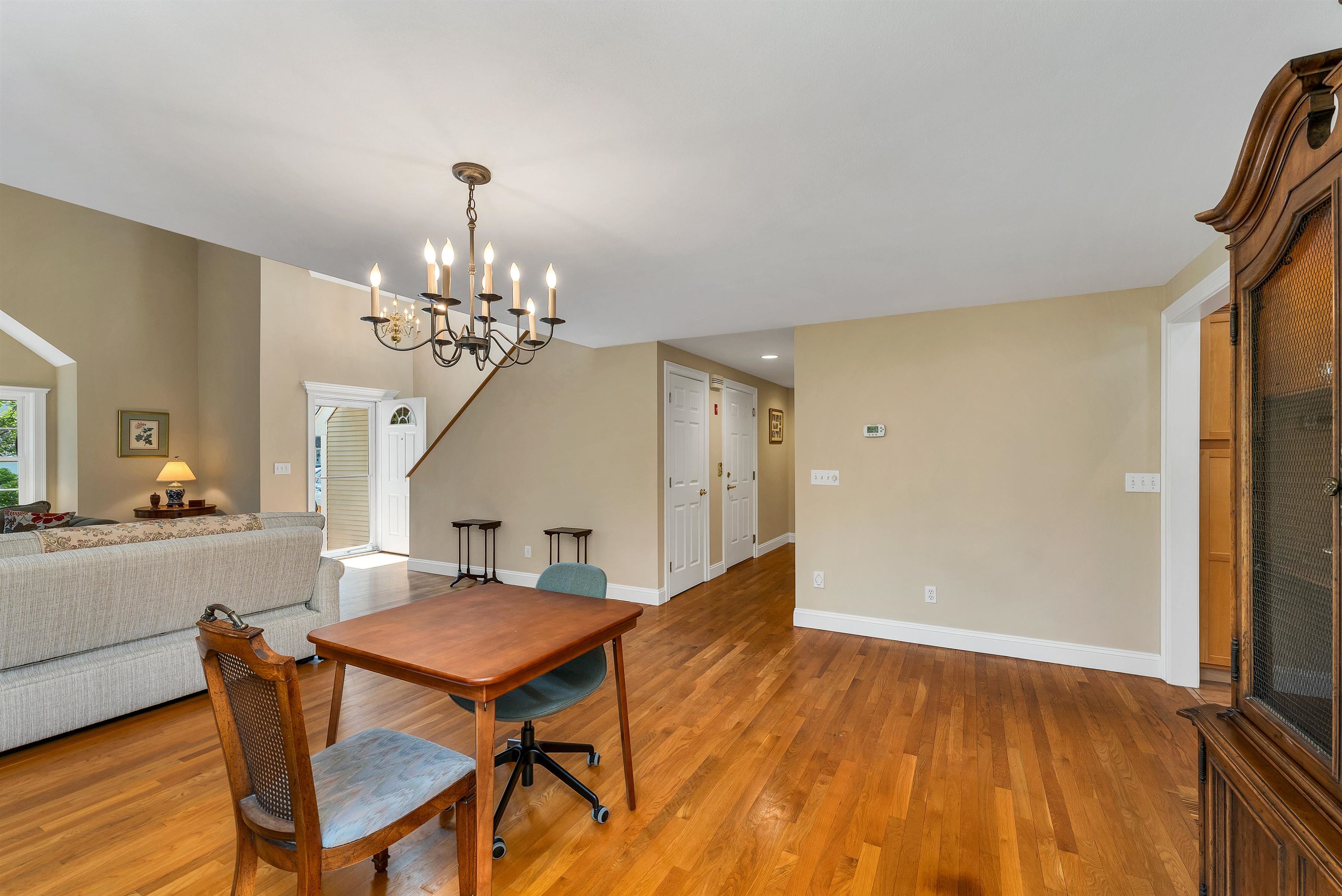 60 Hampton Meadows