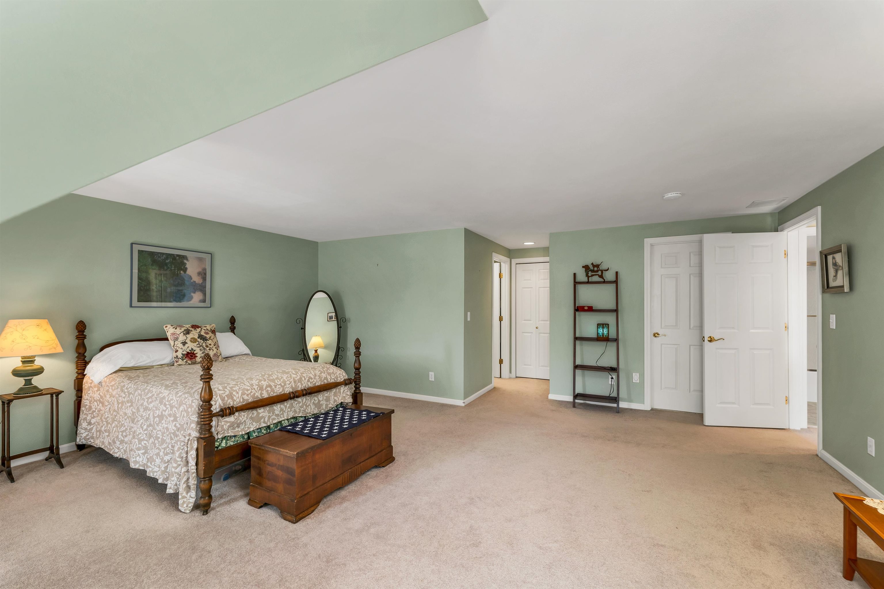 60 Hampton Meadows