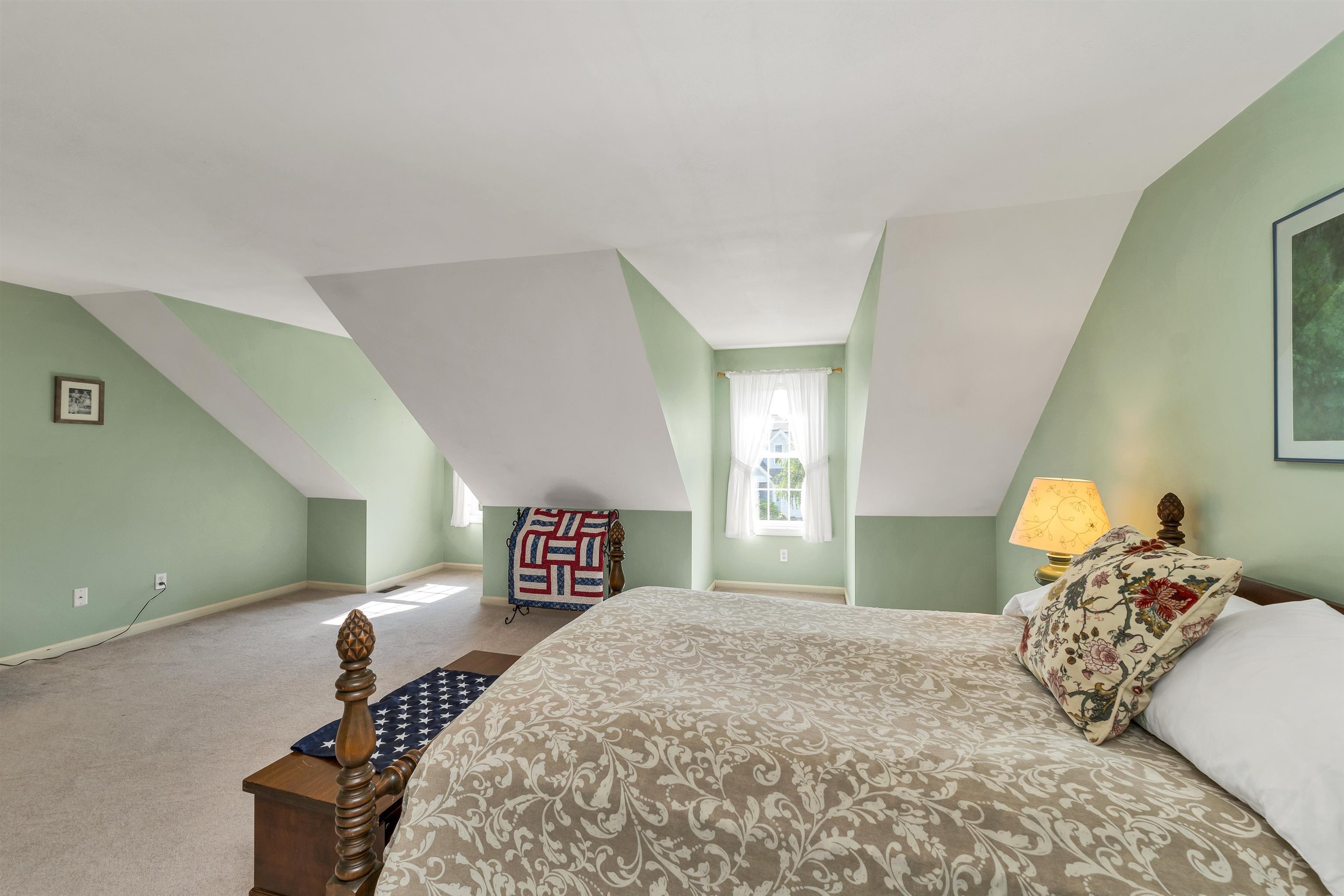 60 Hampton Meadows
