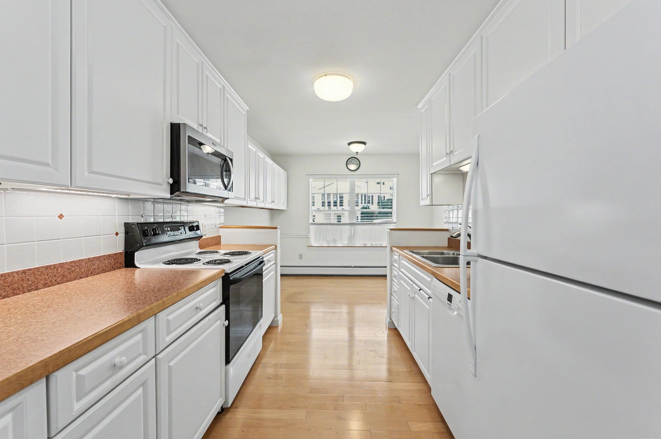 4 Bow Center Road Unit: F-3