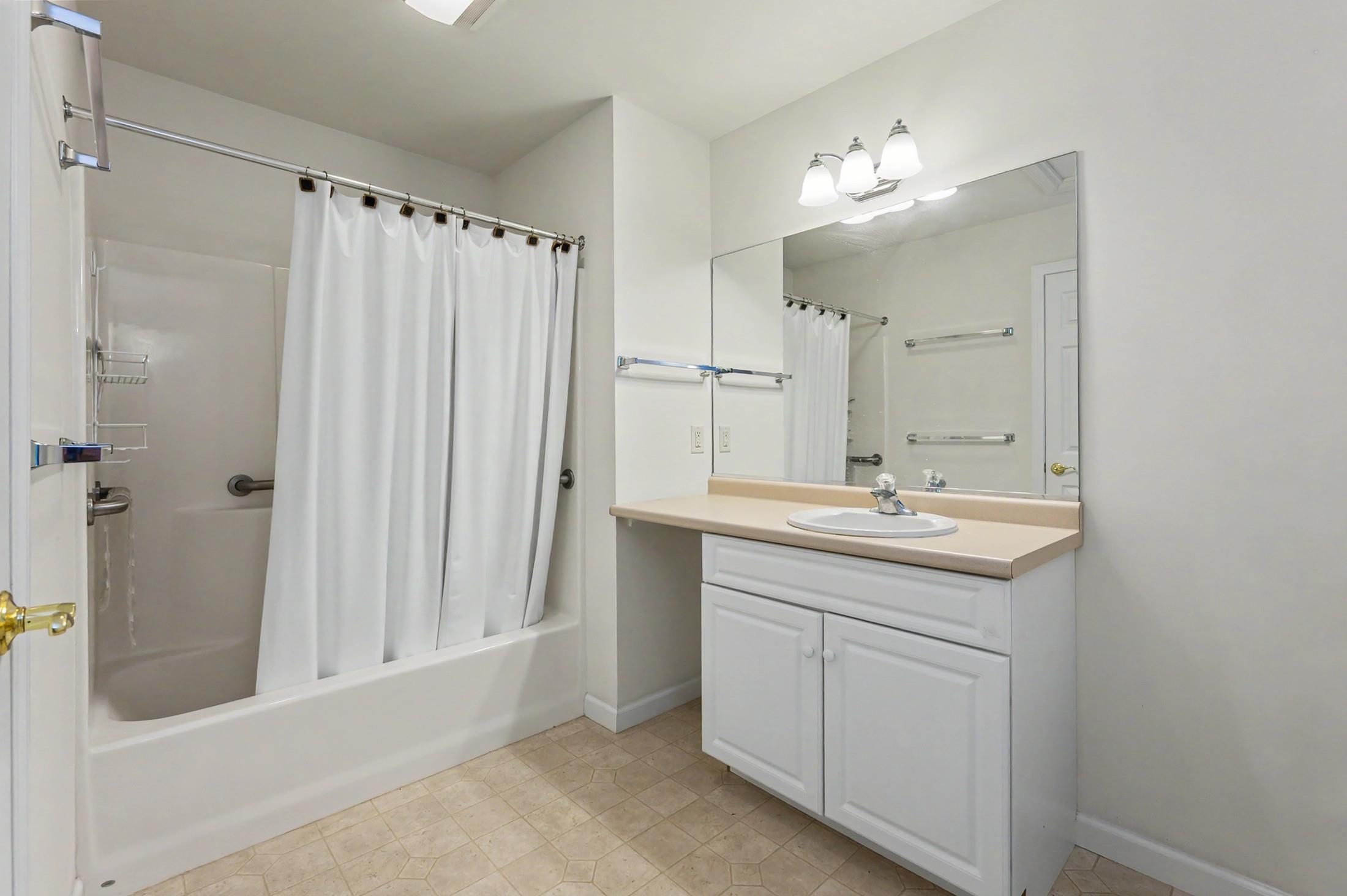4 Bow Center Road Unit: F-3