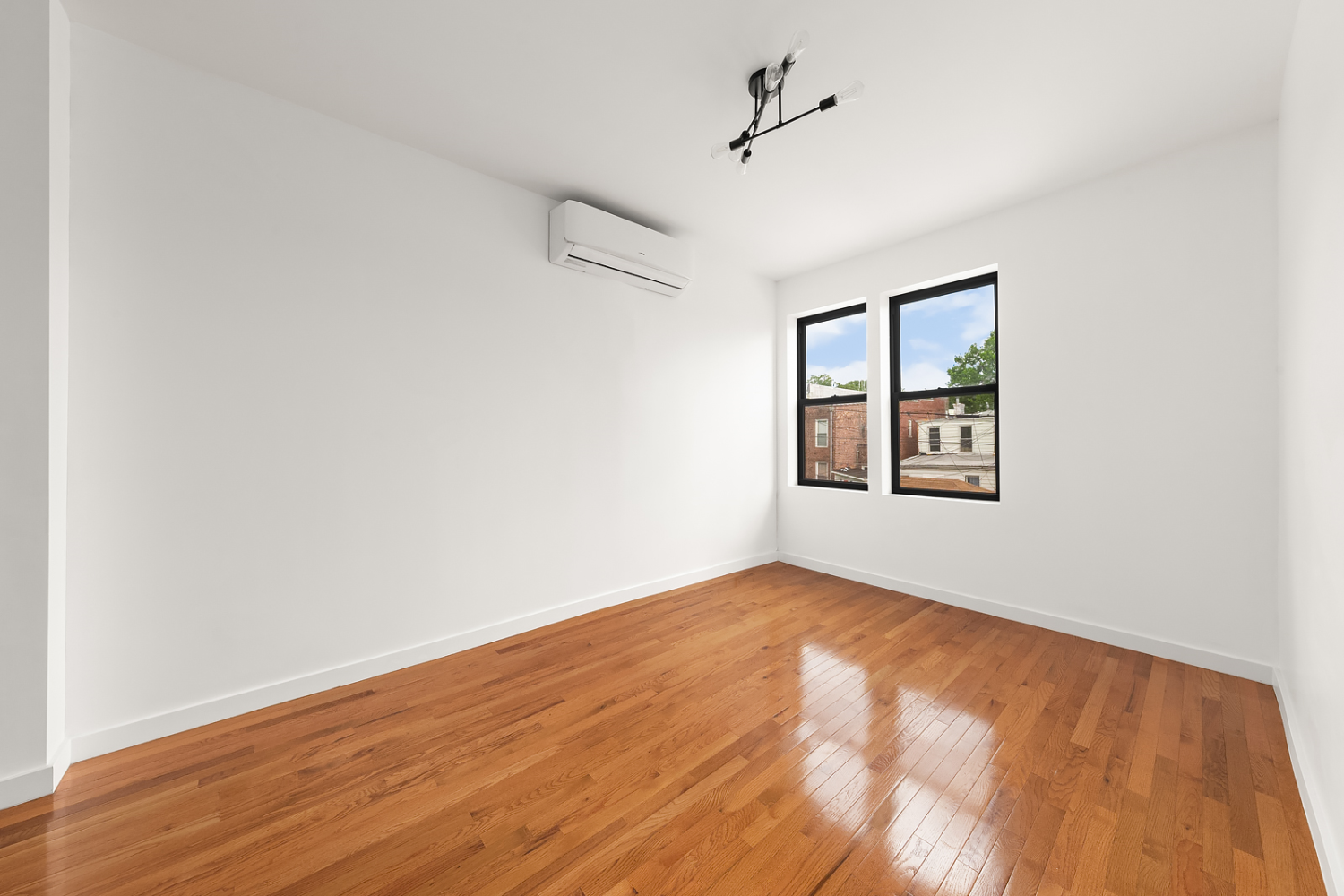 64 DE SALES Place