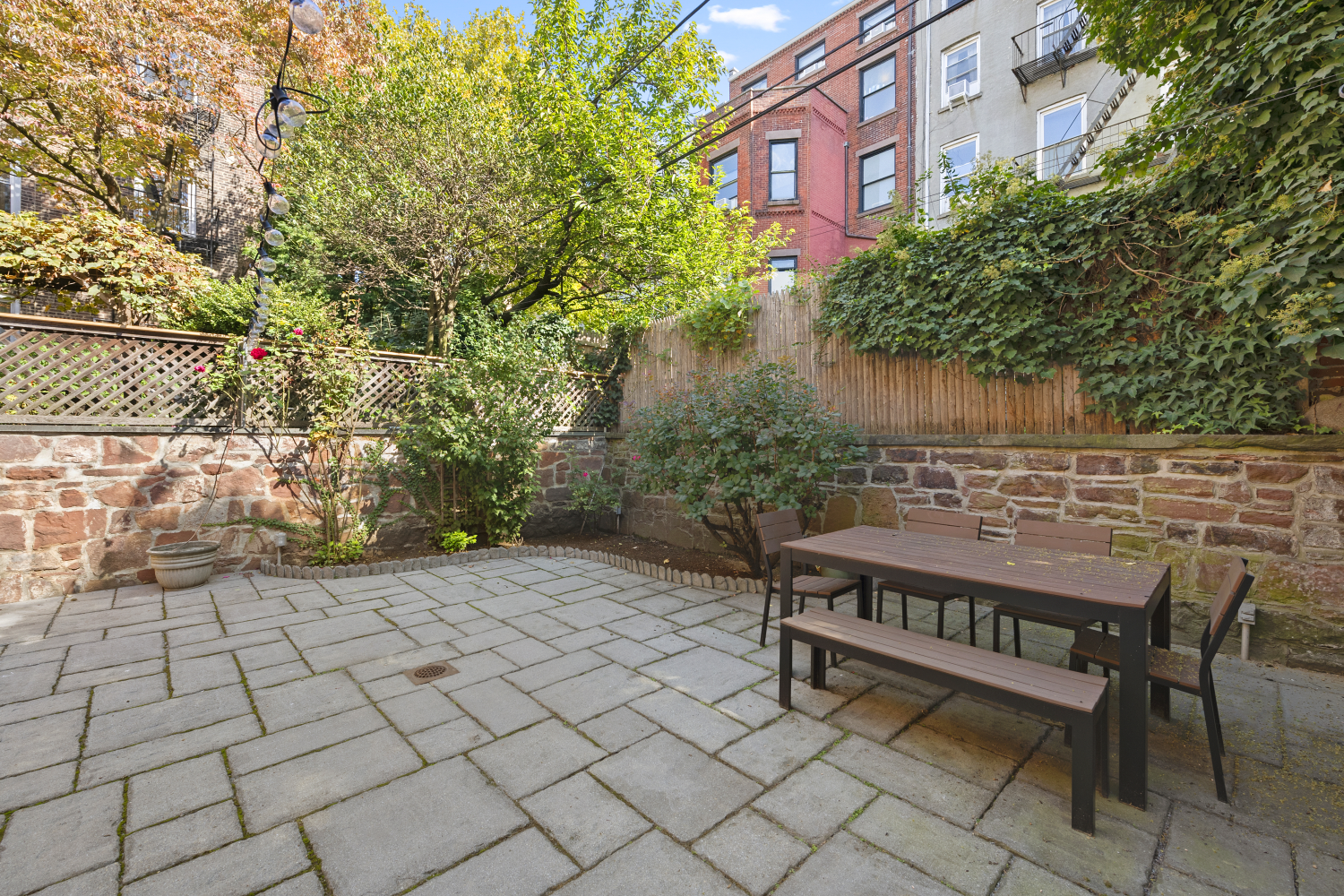 29 GARDEN Place