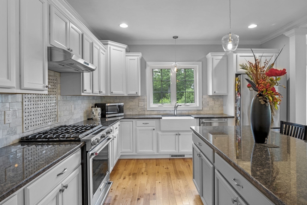 1 Locke Hill Ln