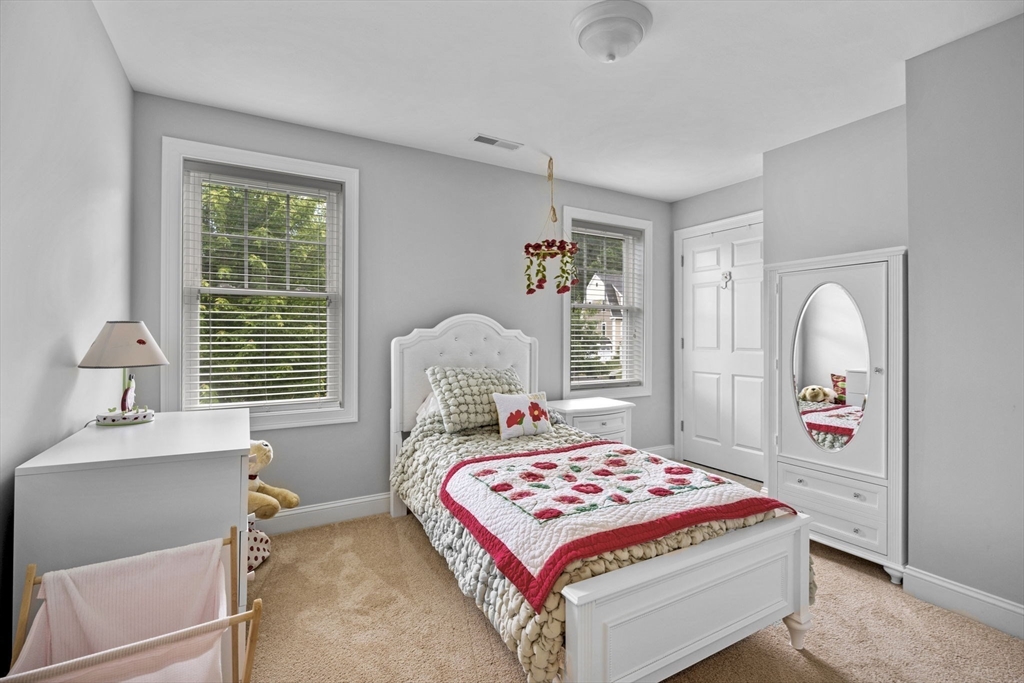 1 Locke Hill Ln
