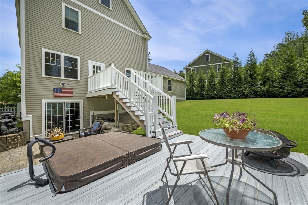1 Locke Hill Ln
