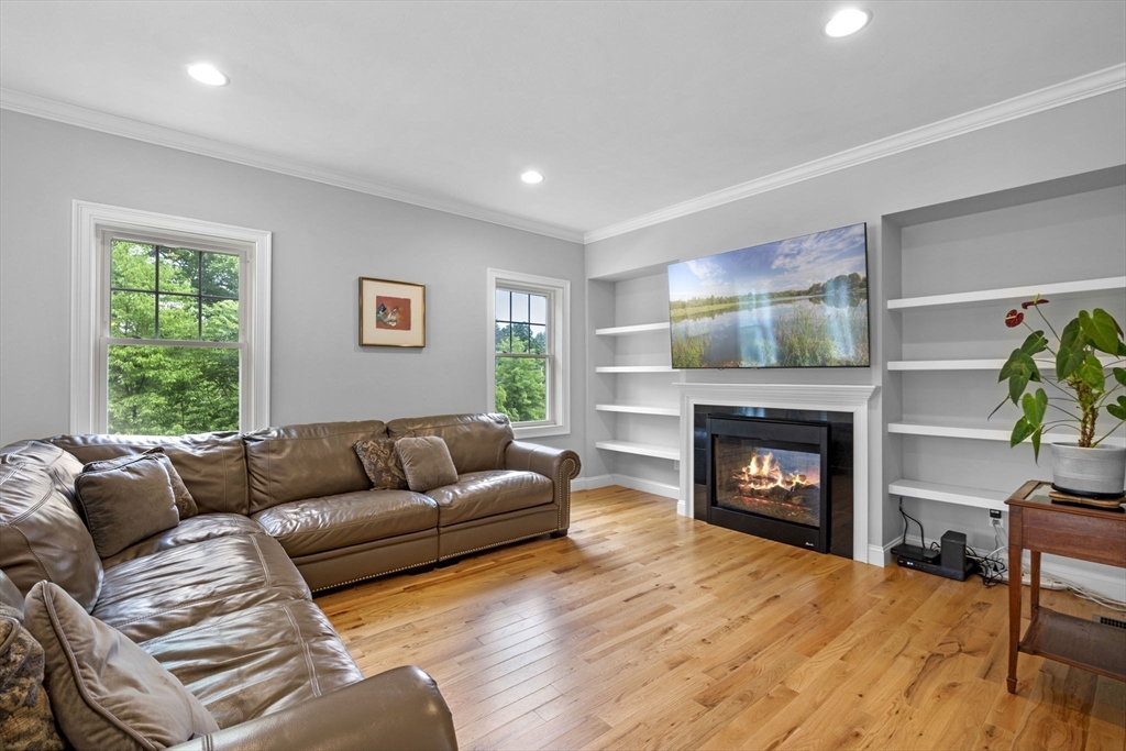 1 Locke Hill Ln