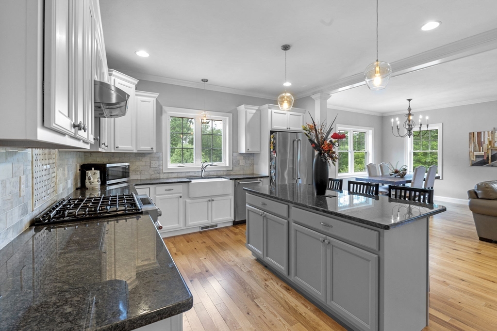 1 Locke Hill Ln