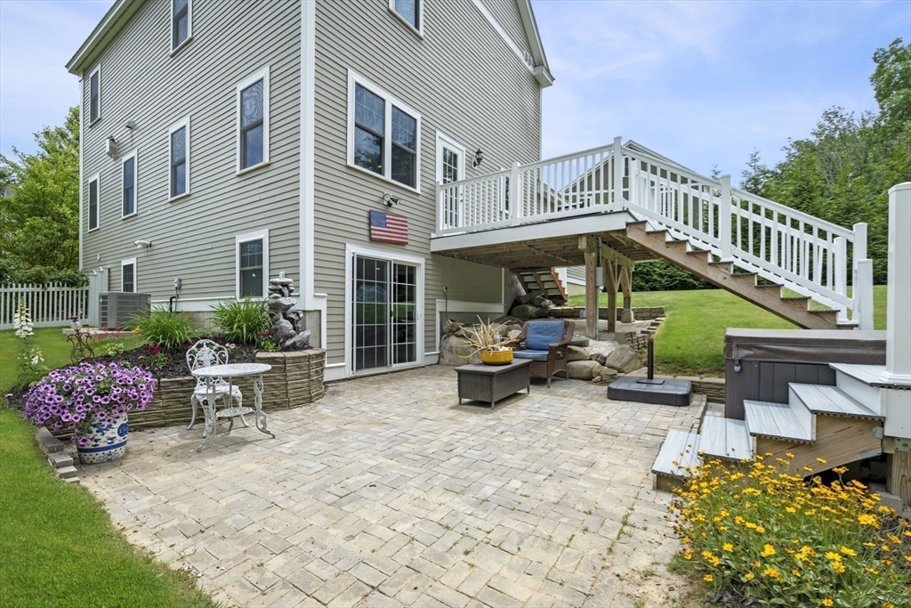 1 Locke Hill Ln