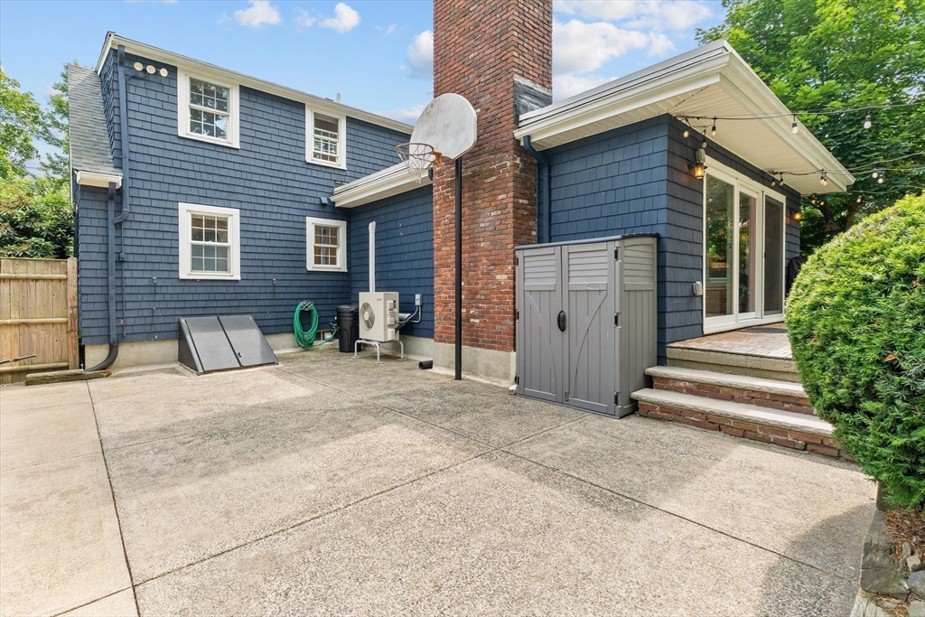 6 Hayes Rd