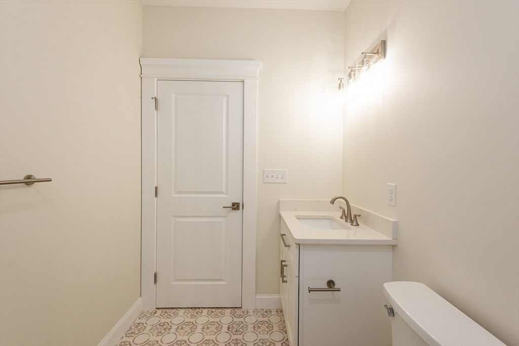 5 Woodside Street # 1 Unit: 5-1