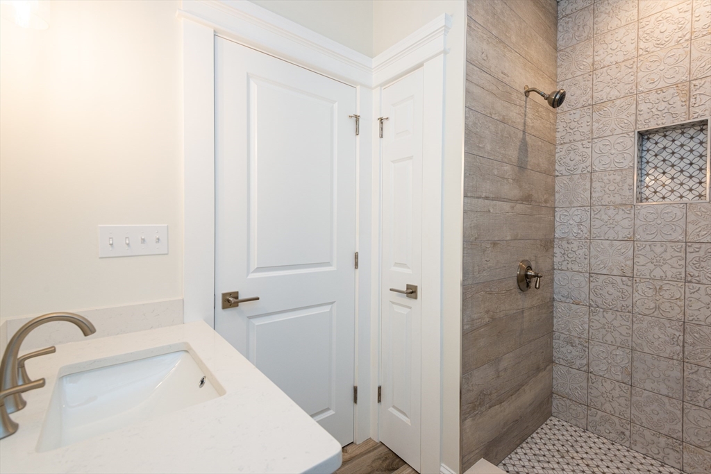 5 Woodside Street # 1 Unit: 5-1