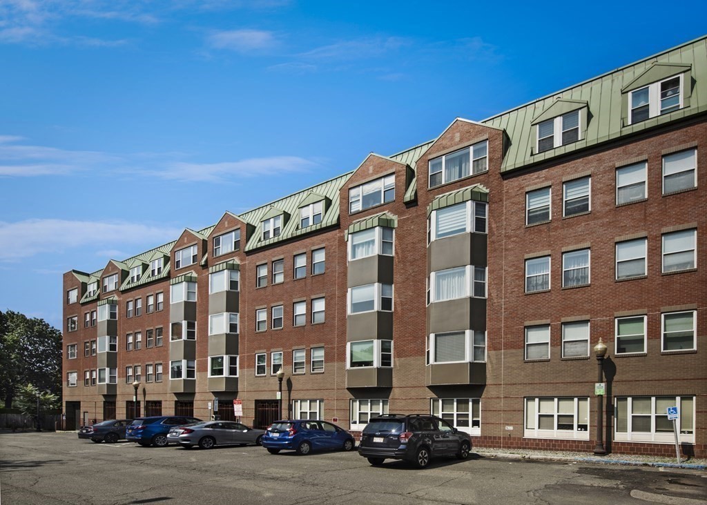 289 Essex St # 102