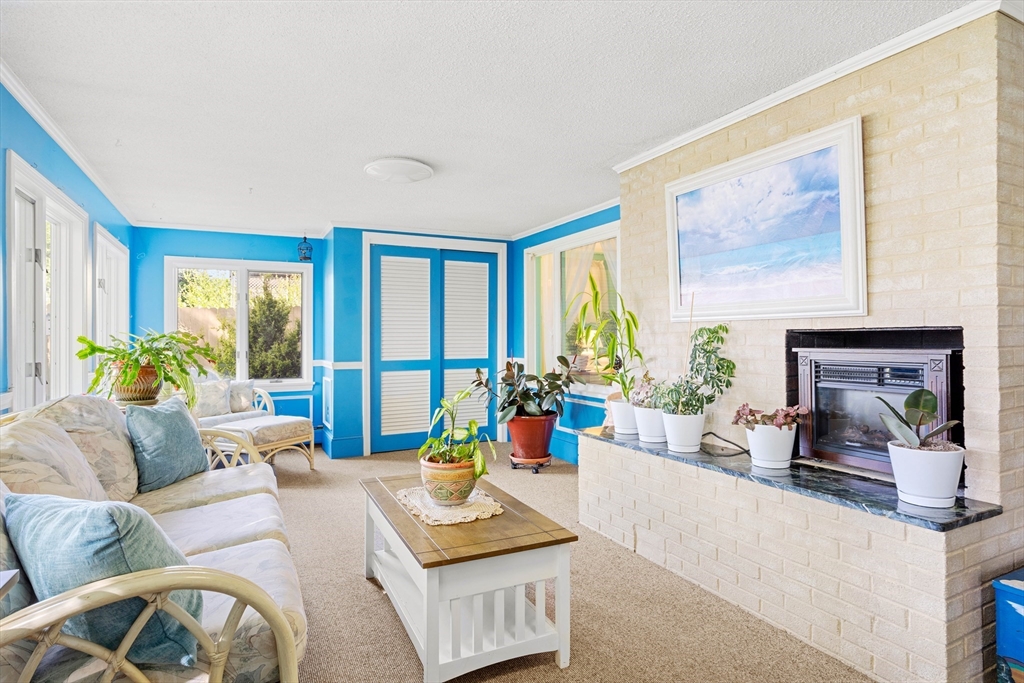 15 Barnes Circle
