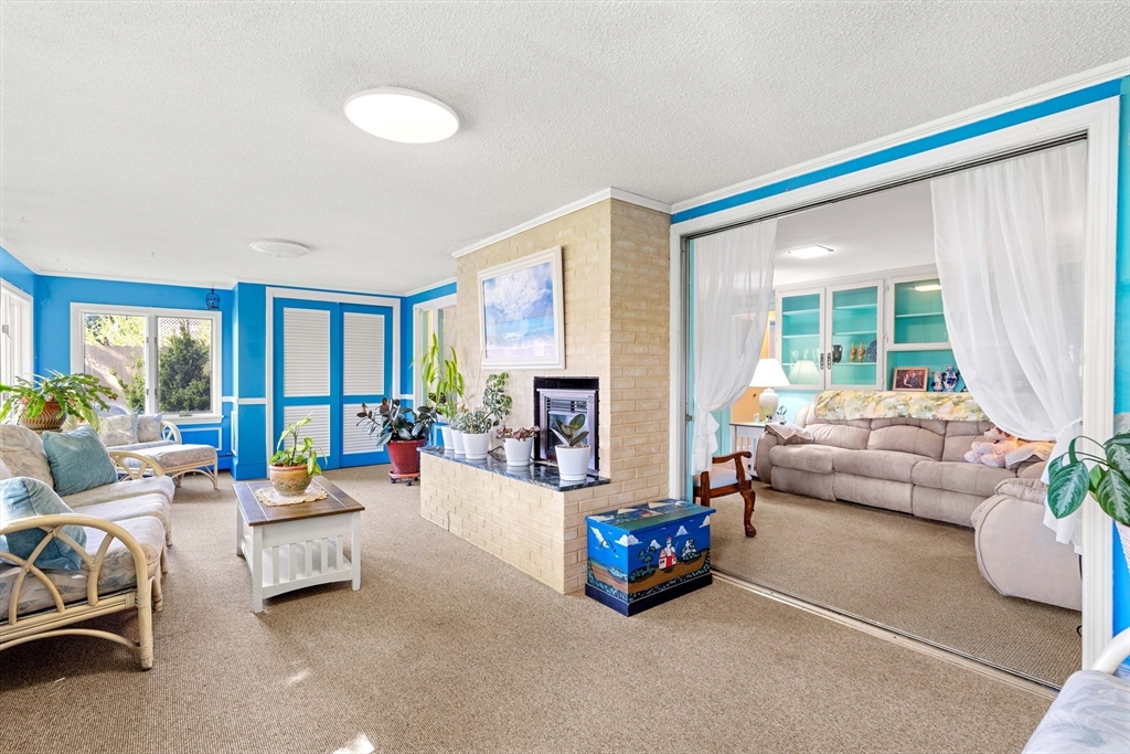 15 Barnes Circle